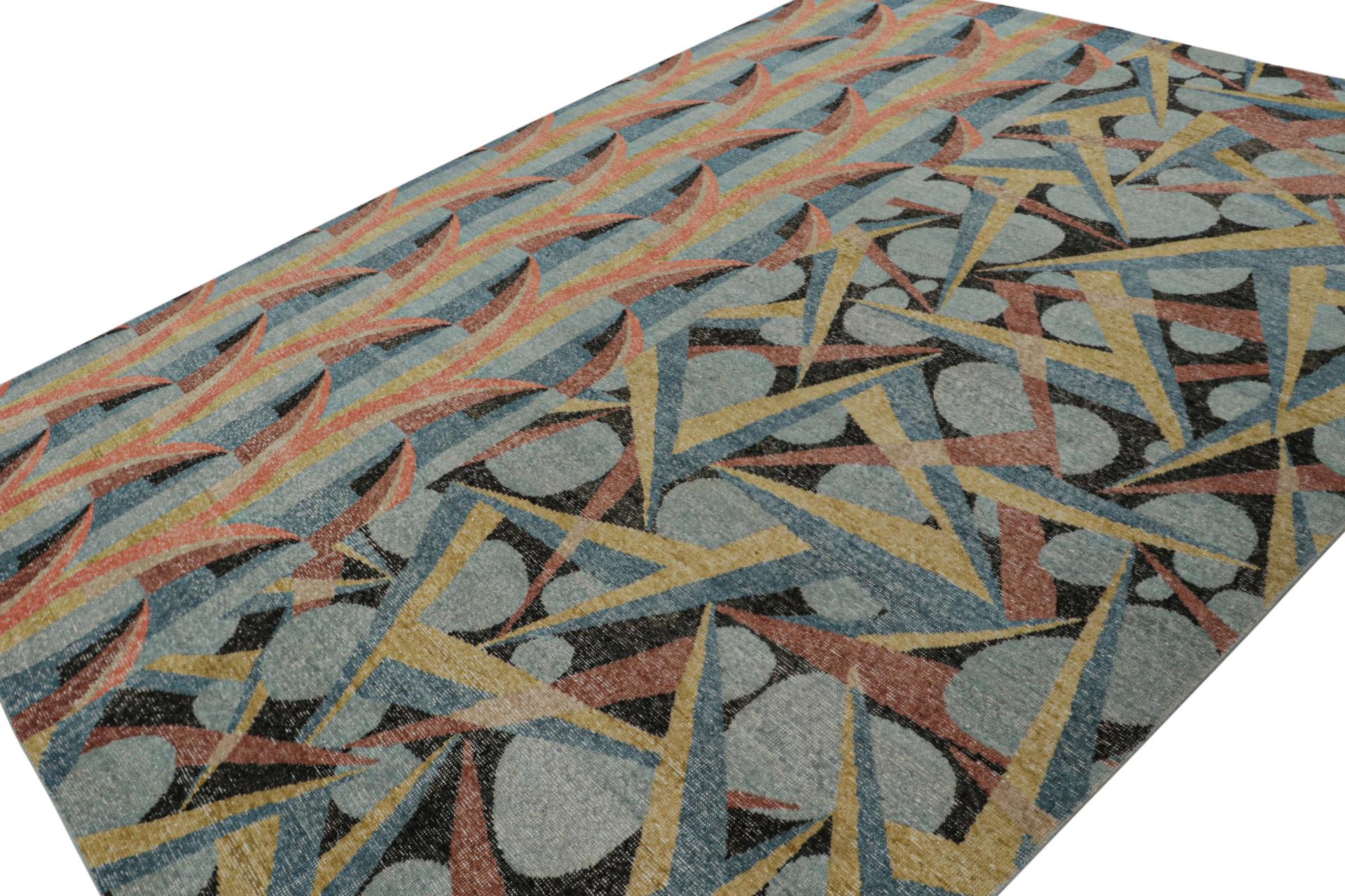 Uno scintillante tappeto in lana 9x12 annodato a mano della collezione Homage di Rug & Kilim, un'audace enciclopedia testuale di motivi e stili.

Sul design: 

Questa creazione rappresenta un'audace rivisitazione dell'Art Deco attraverso una lente