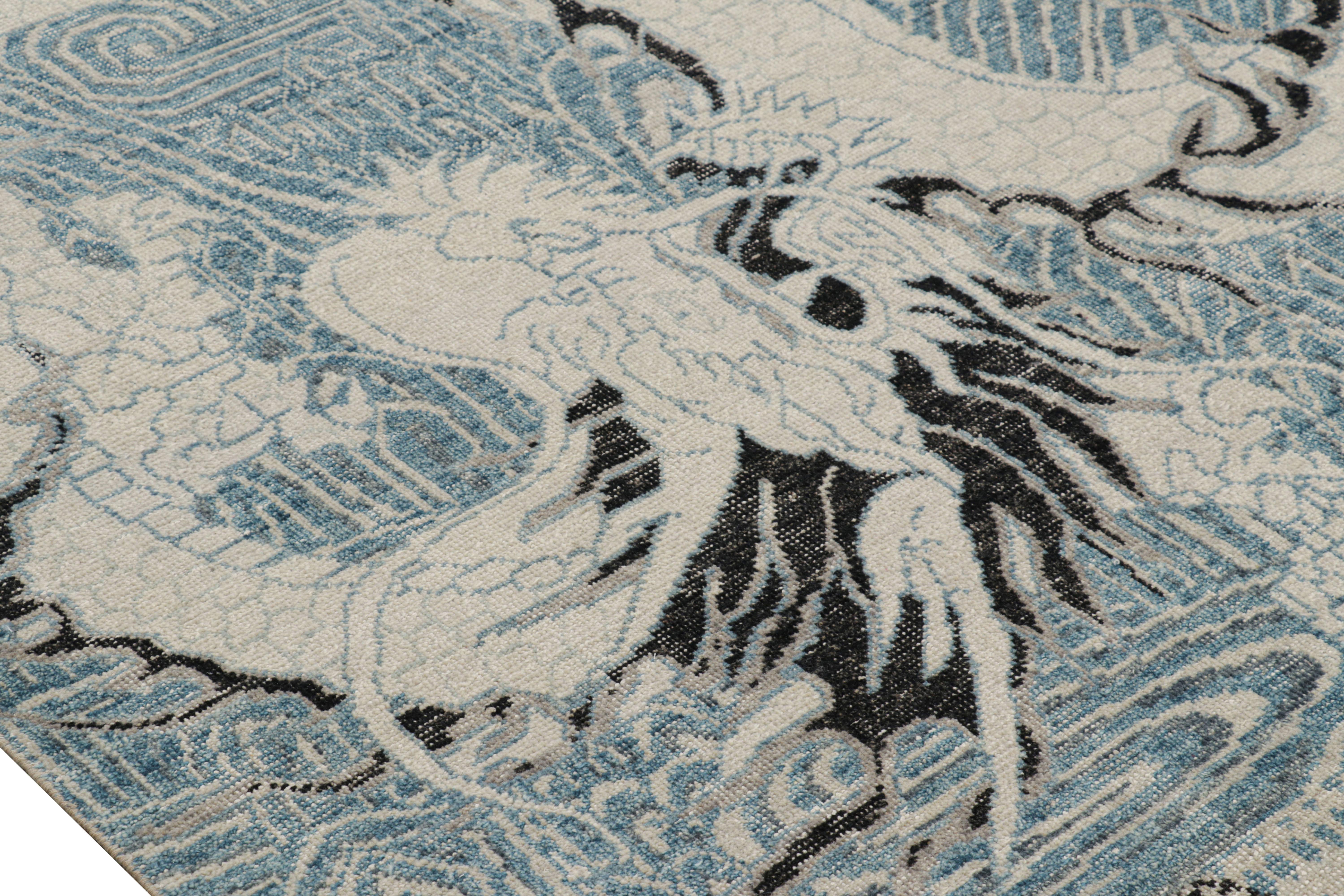 Rug & Kilim's Distressed Dragon Teppich in Blau, Grau und Schwarz mit Bildmustern (Moderne) im Angebot
