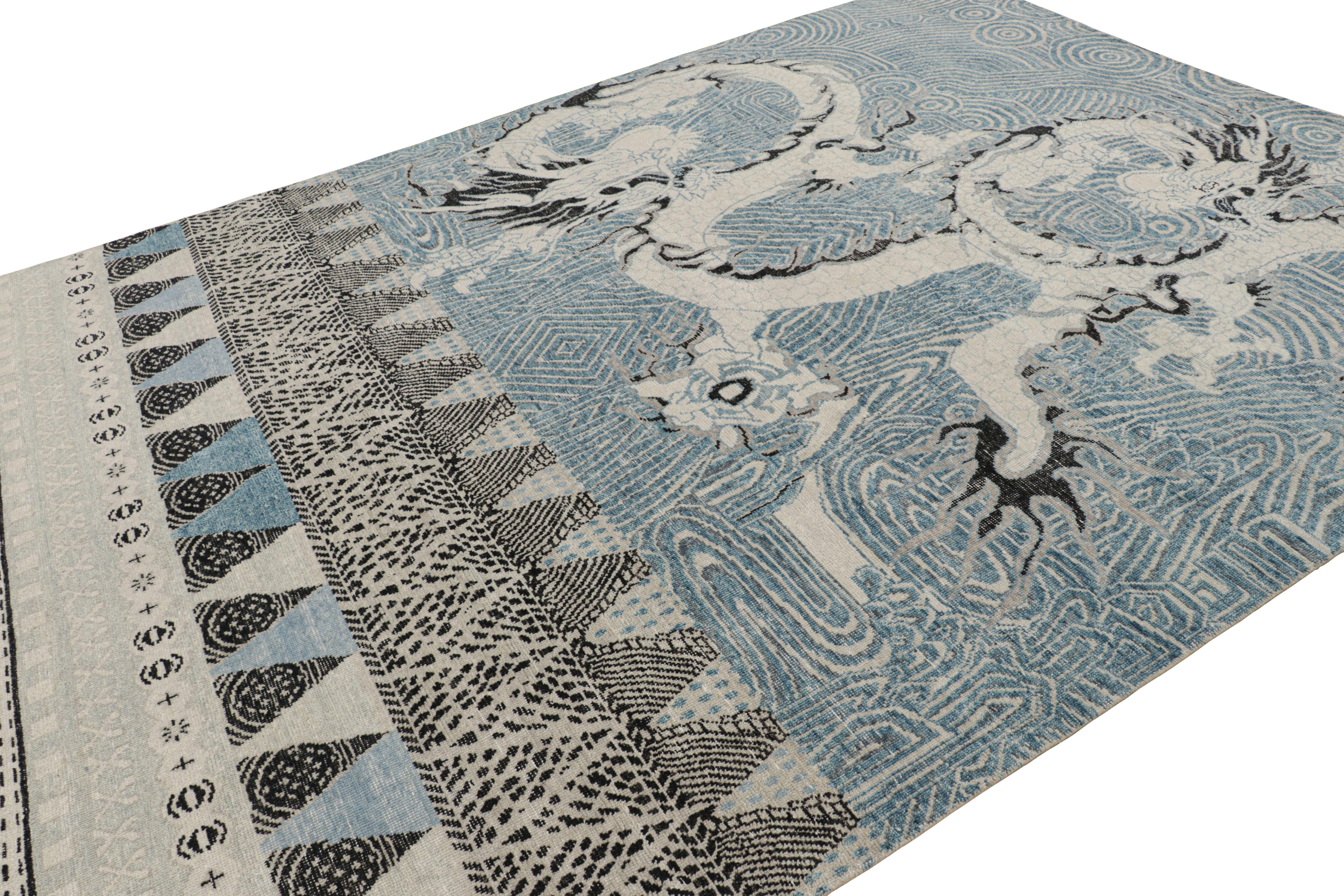 Rug & Kilim's Distressed Dragon Teppich in Blau, Grau und Schwarz mit Bildmustern (Indisch) im Angebot