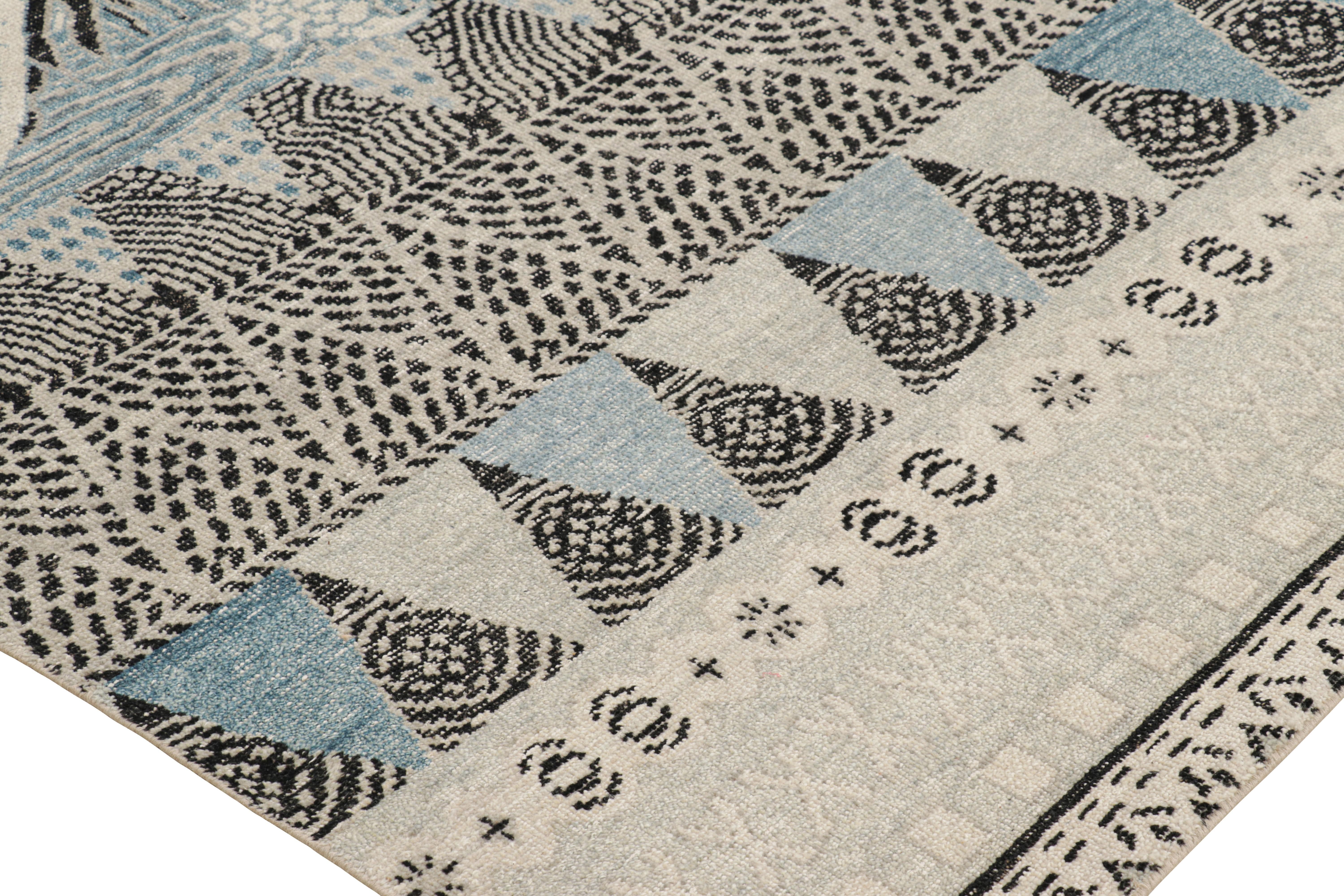 Rug & Kilim's Distressed Dragon Teppich in Blau, Grau und Schwarz mit Bildmustern im Zustand „Neu“ im Angebot in Long Island City, NY