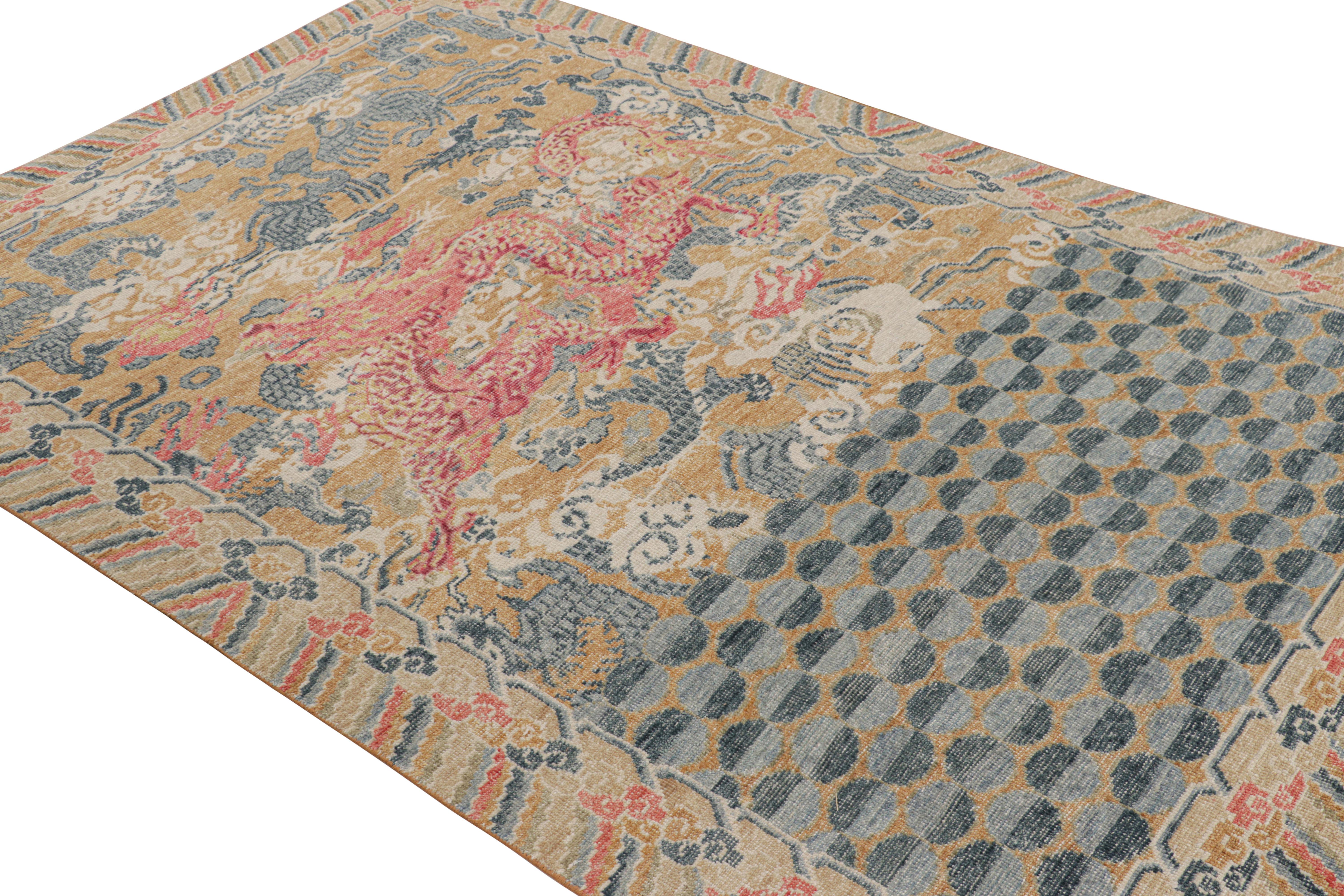 Alfombra Dragón Desgastada de Rug & Kilim con motivos pictóricos en azul, ocre y rojo Anudado a mano en venta