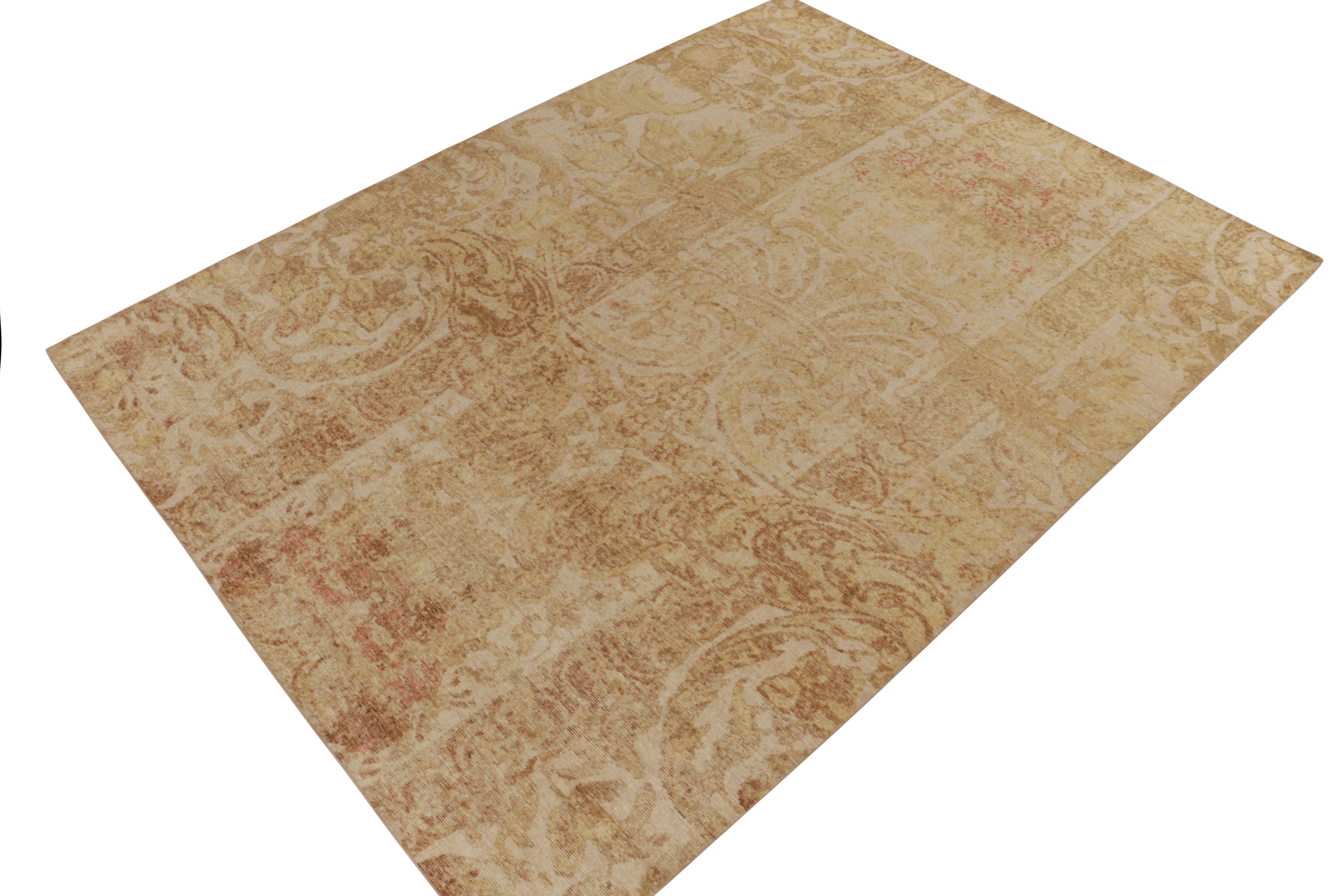 Tappeto in lana 9x12 annodato a mano della collezione Homage di Rug & Kilim, ispirata a grandi disegni europei di sensibilità vittoriana. 

Sul design:
 
La visione fiorisce con motivi floreali curvilinei in beige-marrone e oro arrugginito, che