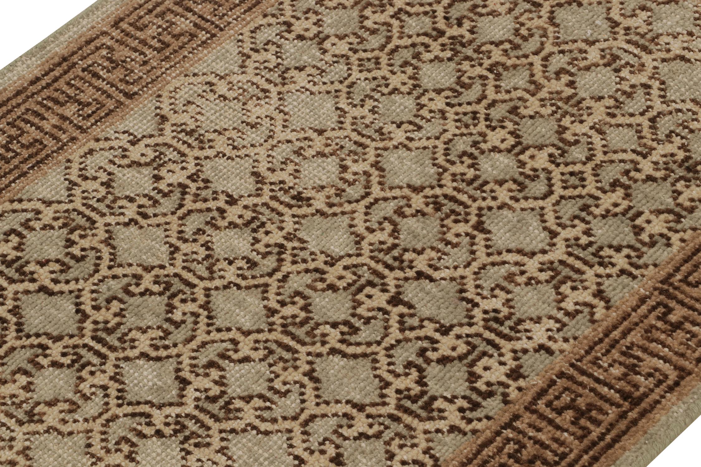 Teppich & Kilims Distressed Khotan-Teppich im Stil von Teppich in Grau, Beige und Braun mit Spaliermuster (Handgeknüpft) im Angebot