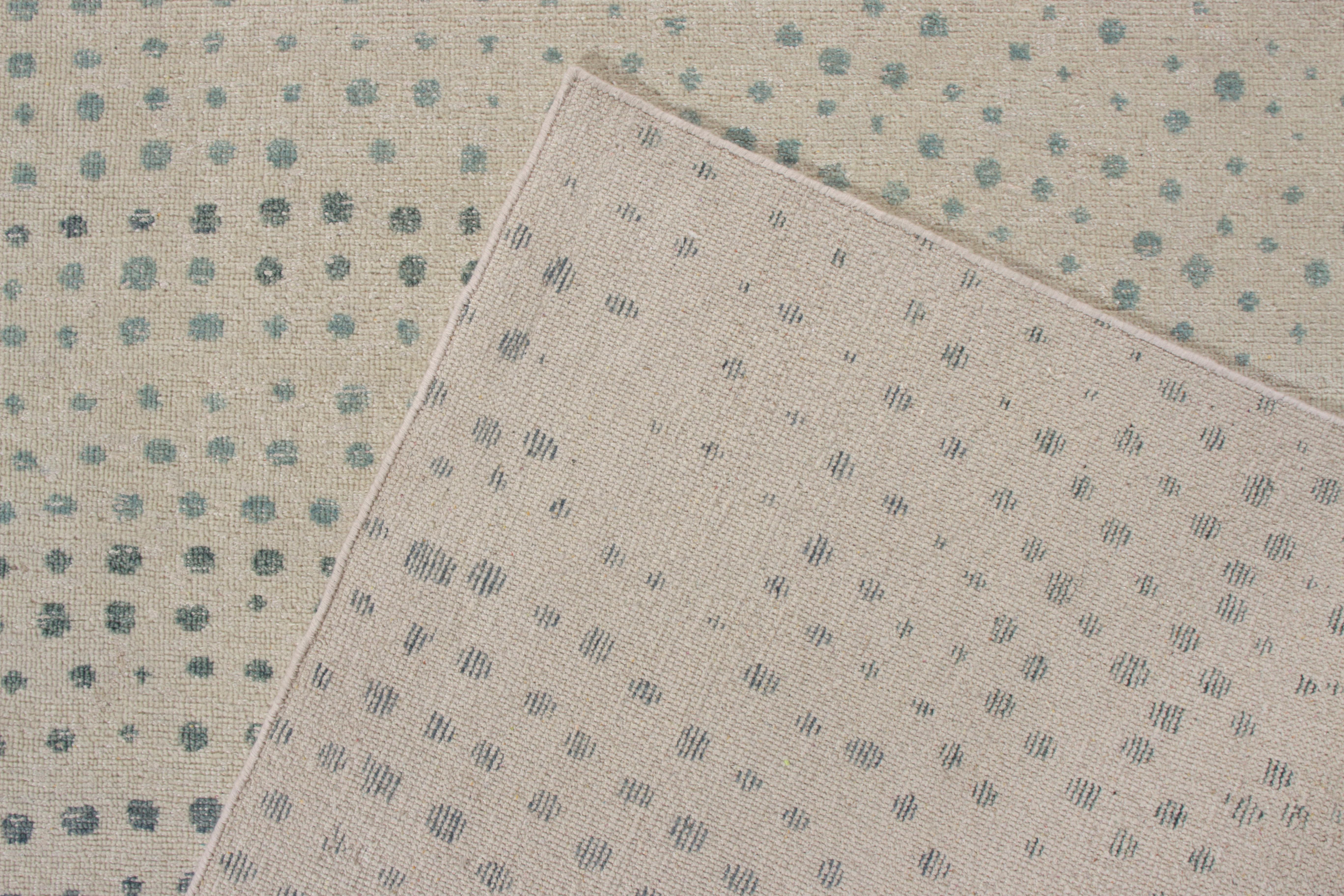Noué à la main Rug & Kilim's Distressed Modern Rug in All over Gray, Blue Abstract Pattern (tapis moderne usé en gris, motif abstrait bleu) en vente