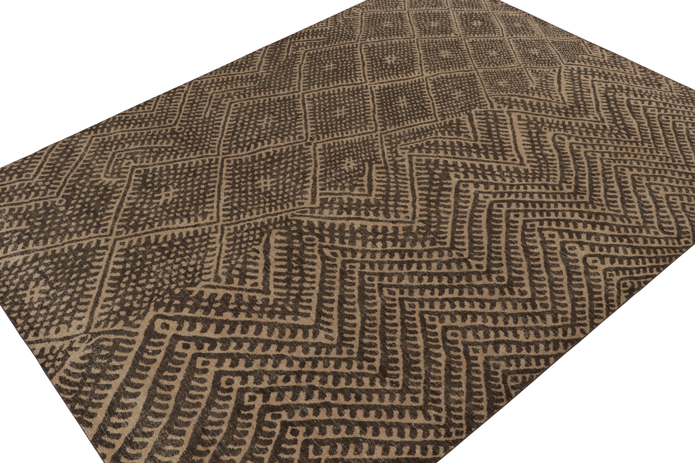 Ce tapis 9x12 est un nouvel ajout audacieux à la Collection Homage de Rug & Kilim. Noué à la main en laine et, son design s'inspire des tapis tribaux berbères marocains et de leur sensibilité distincte.

Plus loin dans le Design :

Ce modèle