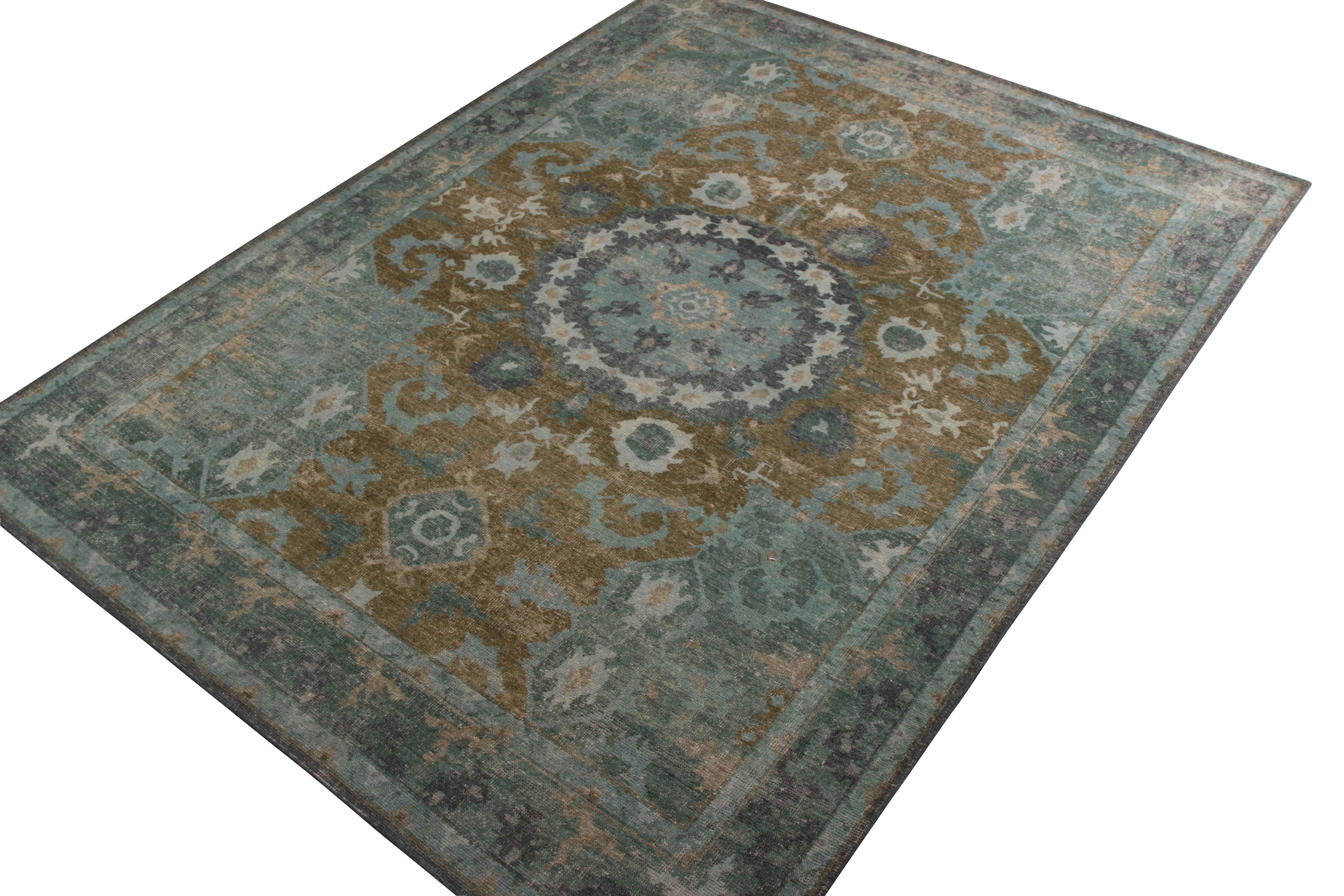 Altro Rug & Kilim è un tappeto in stile orientale, con motivo a medaglioni blu e marroni. in vendita