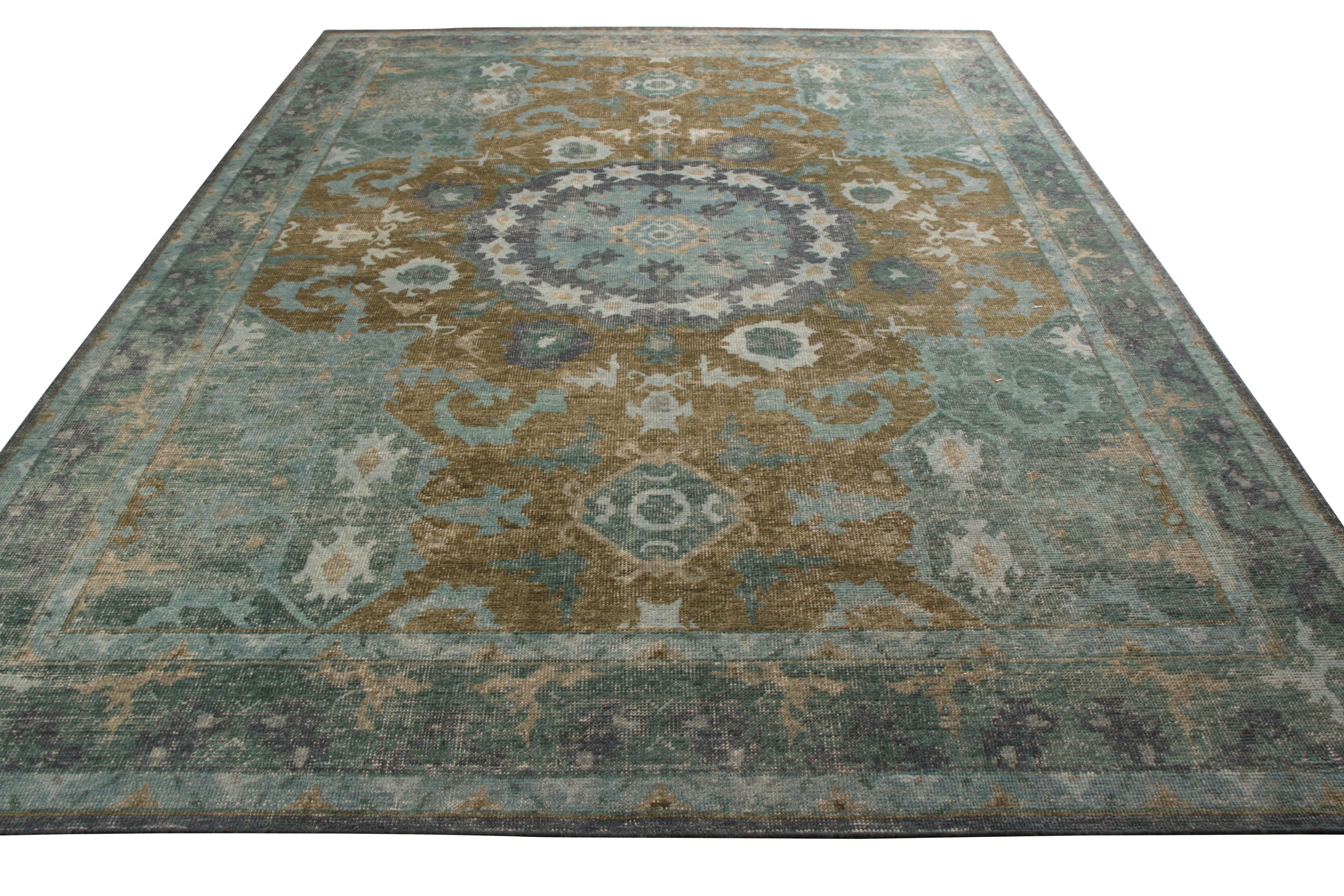 Annodato a mano in lana, un'ode 8x10 agli stili classici dei tappeti della collezione Homage di Rug & Kilim. I sofisticati colori blu e marrone, i motivi floreali e i medaglioni, con un'estetica degradata unica di questa collezione. 

Ulteriori