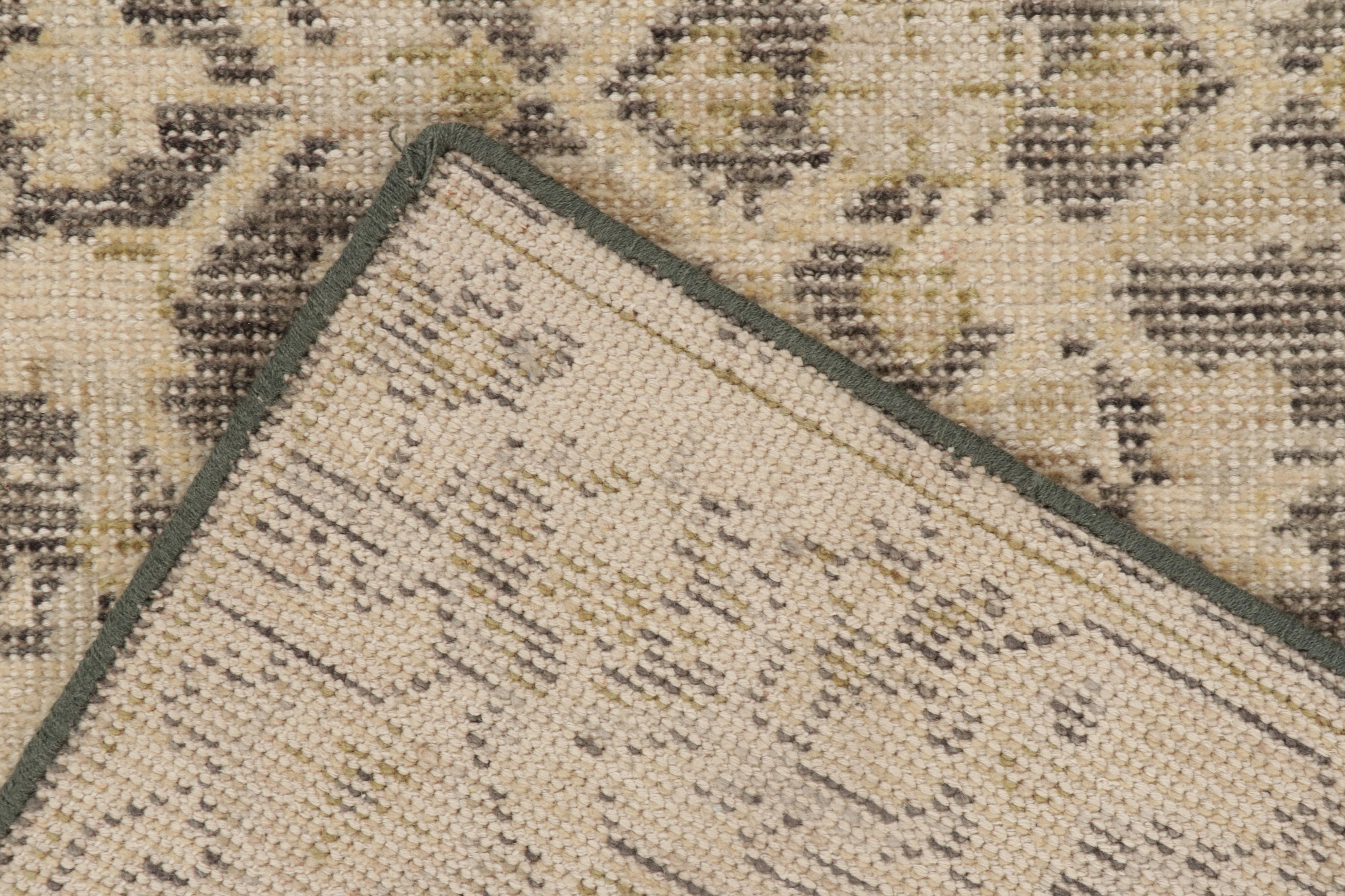 Rug & Kilim's Distressed Persian Style Läufer in Grau mit Beige Herati-Muster (Wolle) im Angebot