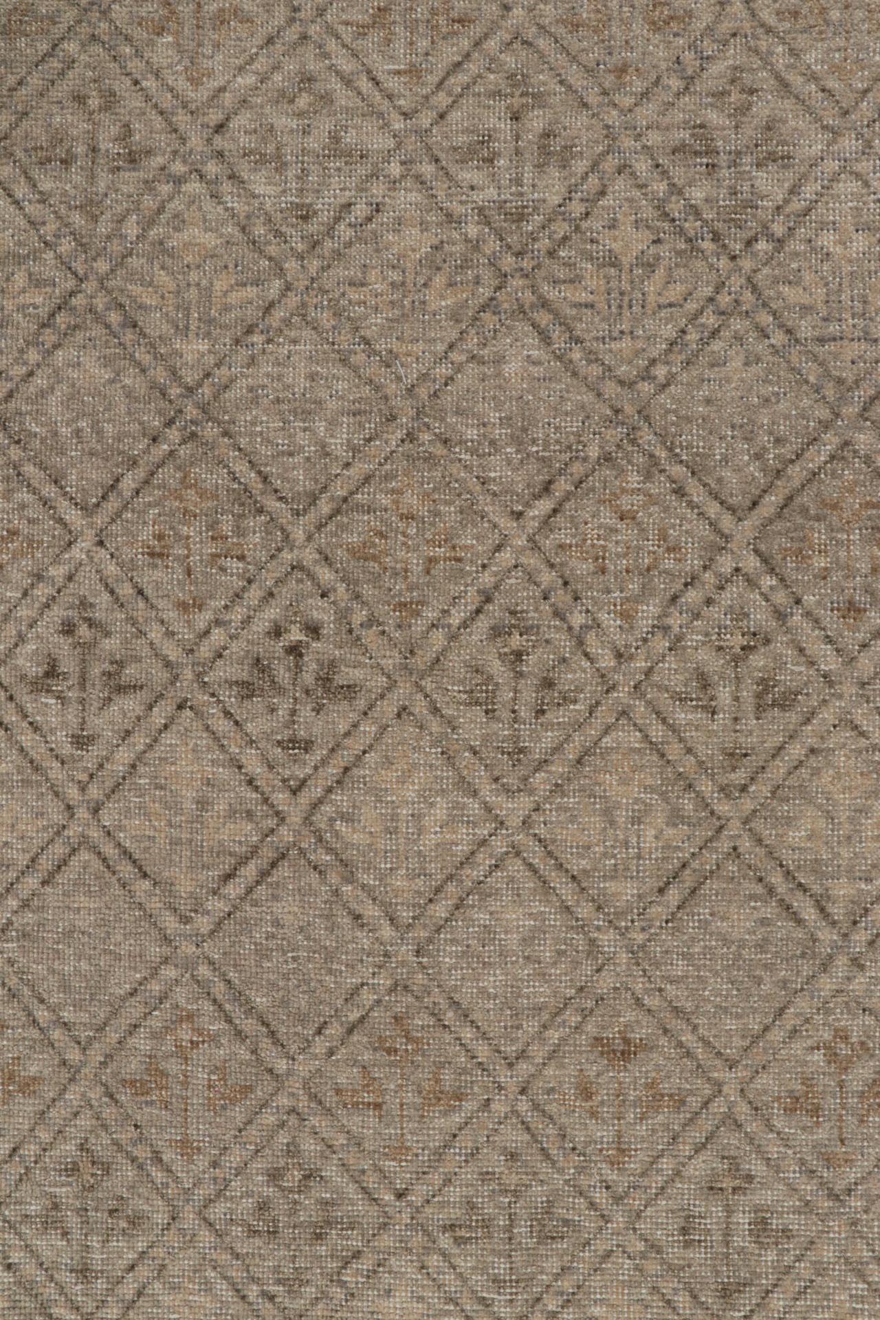 Alfombra desgastada Rug & Kilim con diseño geométrico en beige, gris y azul en Nuevo estado para la venta en Long Island City, NY