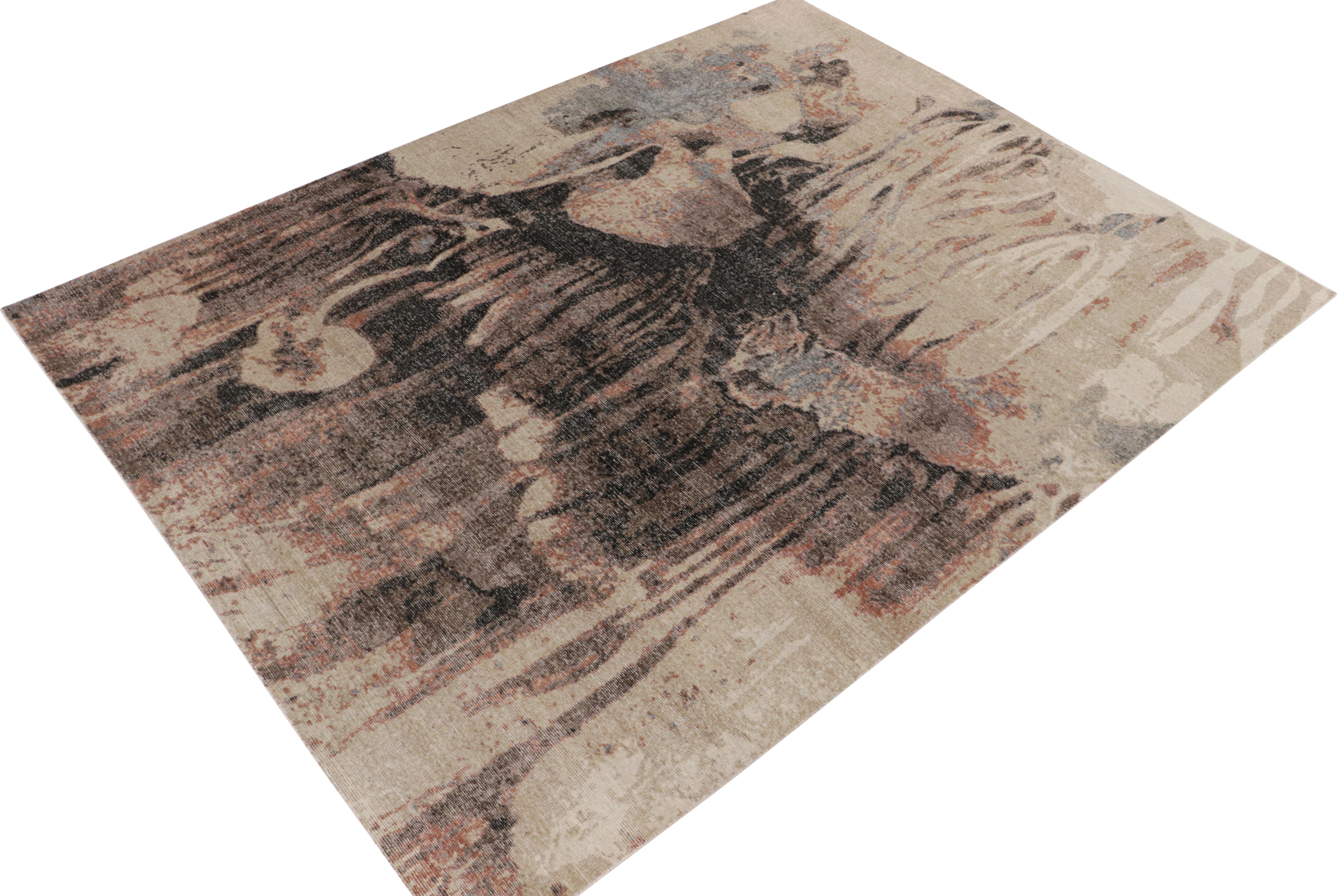 Aus der Rug & Kilim'S Homage Kollektion, ein 9x12 Distressed Style mit einer kunstvollen Vision, die selbst für diese kühne Kollektion einzigartig ist. Der surrealistisch-moderne Teppich besticht durch ein verführerisches Spiel aus dezentem Beige,
