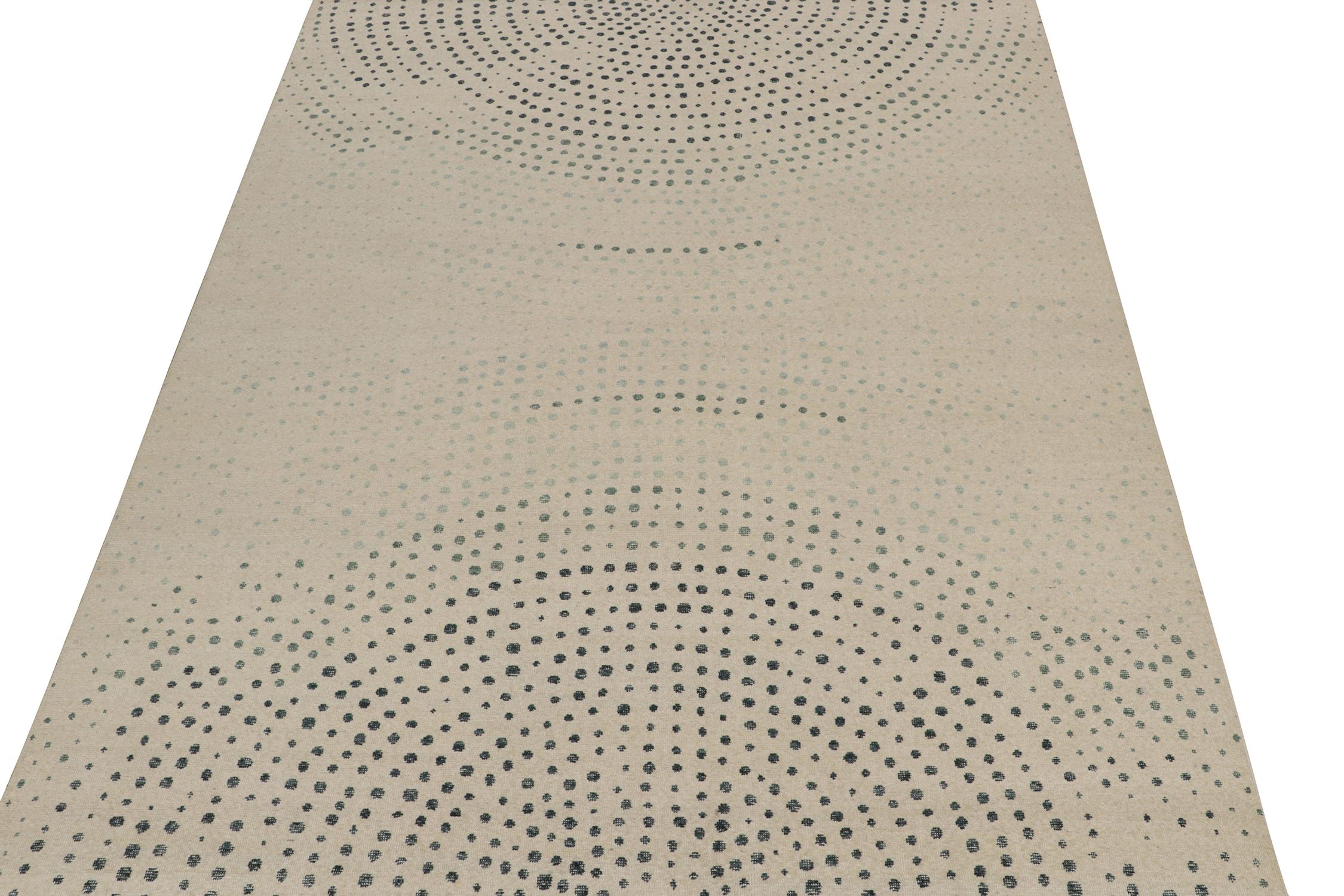 Alfombra Abstracta de Estilo Desgastado Rug & Kilim en Beige, Azul y Lunares Verdes Moderno en venta