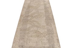 Rug & Kilim's abstrakter Teppich im Distressed-Stil in Beige-Braun & Grau-Muster