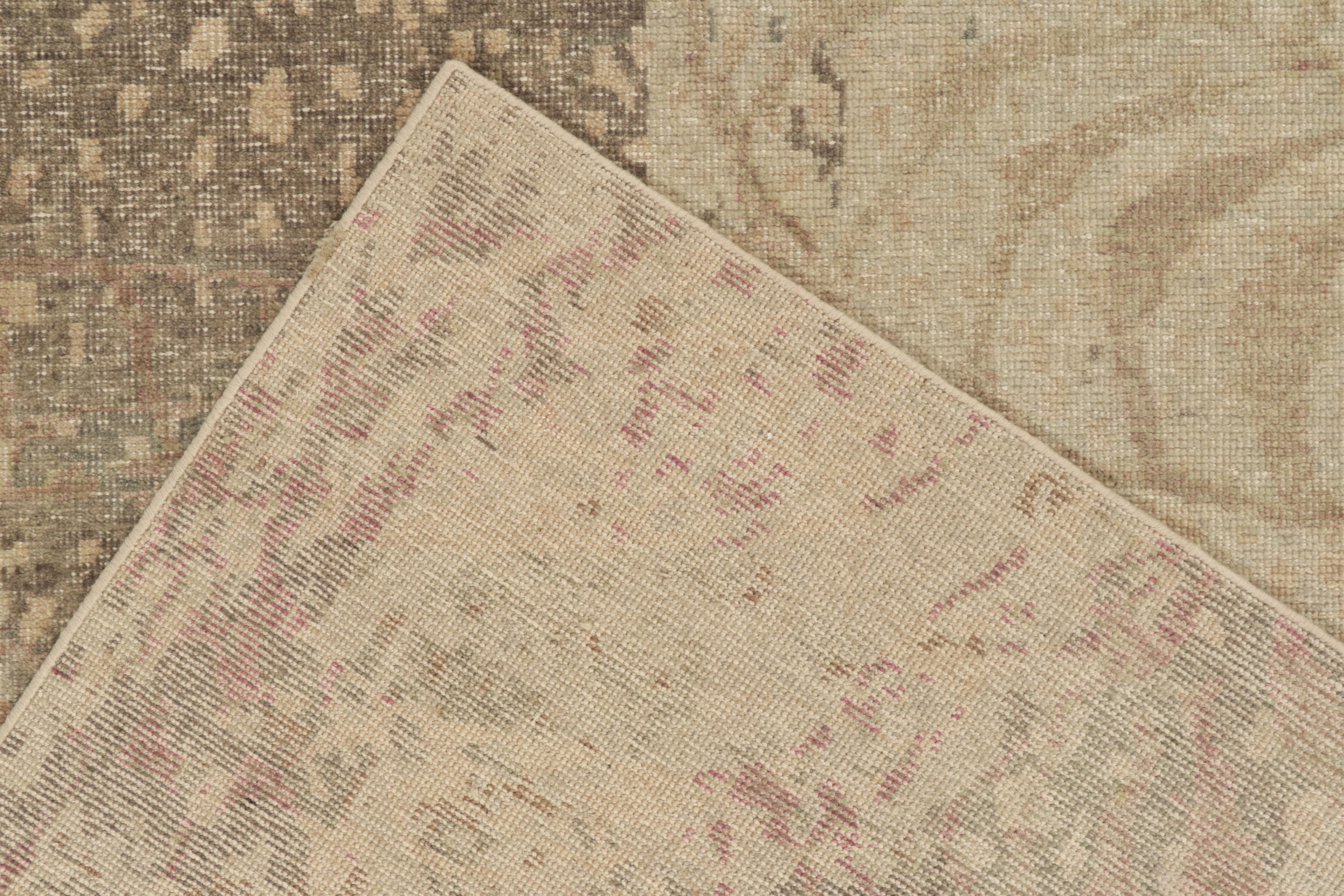 Rug & Kilim's Distressed Style Abstract Rug in Beige-Brown & Gray Pattern In New Condition For Sale In Long Island City, NY