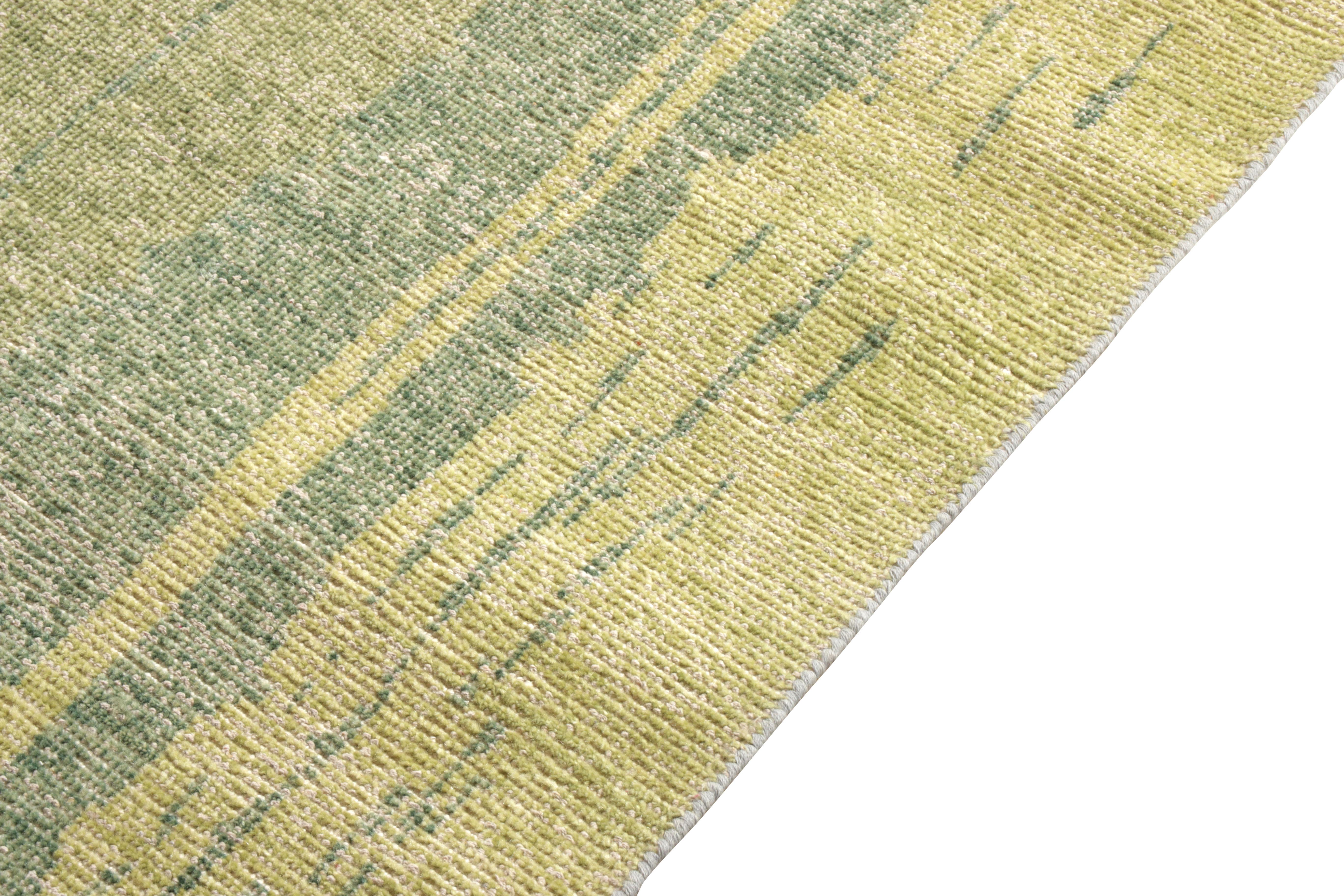 Abstrakter Teppich im Distressed-Stil in Blau und Grün mit geometrischem Muster von Teppich & Kilims (Indisch) im Angebot