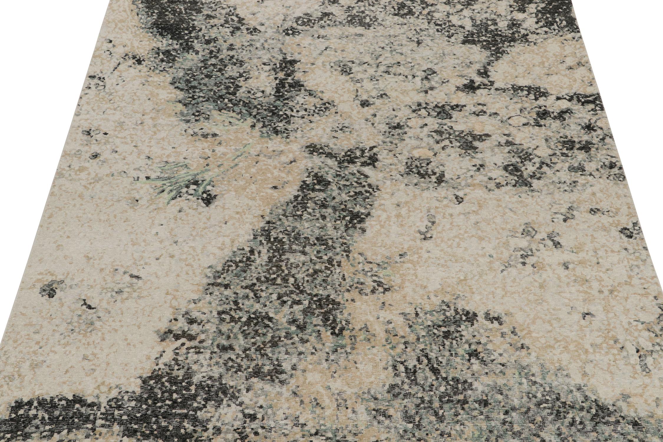 Indiano Rug & Kilim: Tappeto astratto in stile Distressed in grigio, beige e nero in vendita