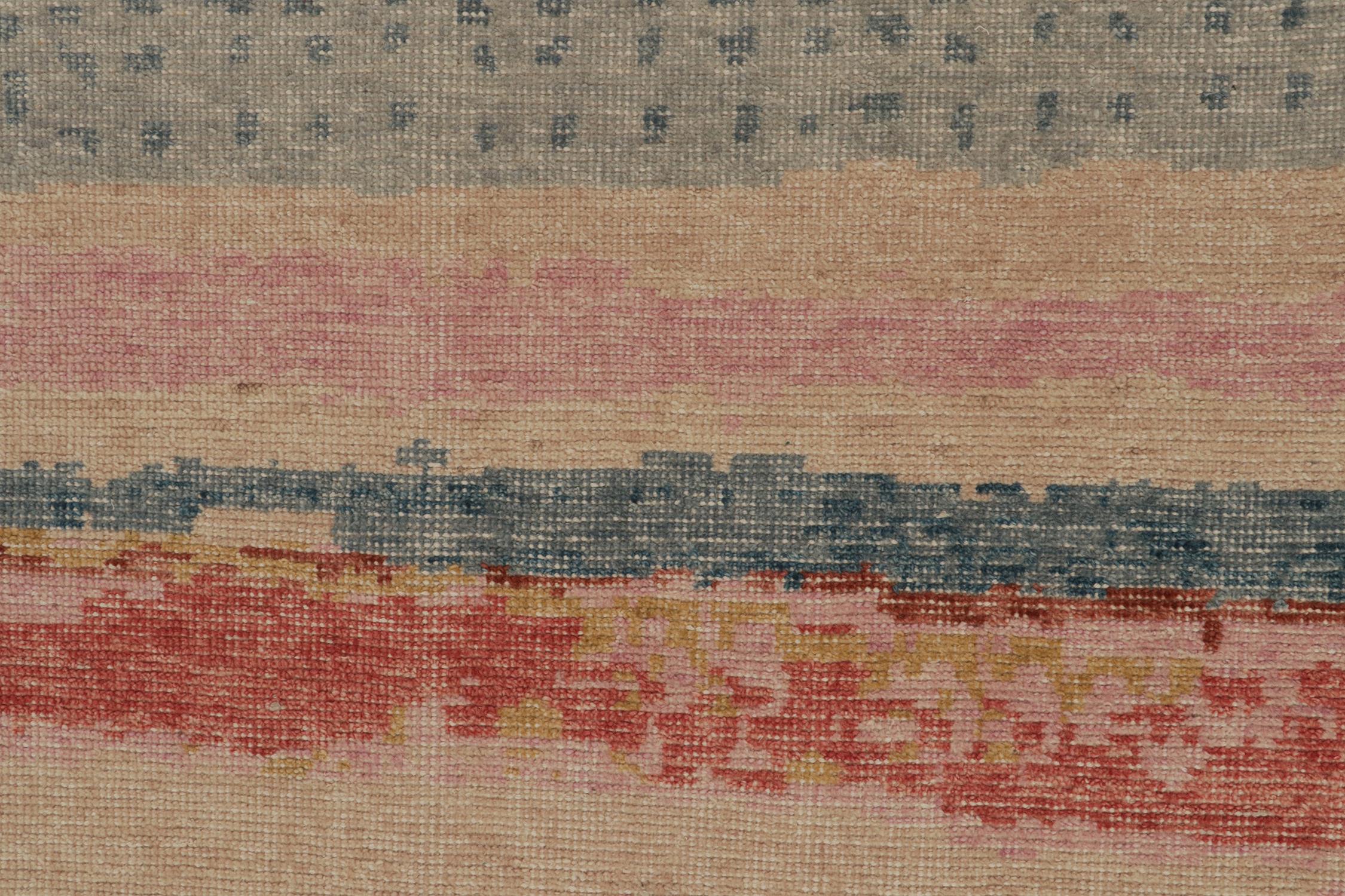 Rug & Kilim's Distressed style Abstract Rug in Polychromatic Pattern (Tapis abstrait à motifs polychromes) Neuf - En vente à Long Island City, NY