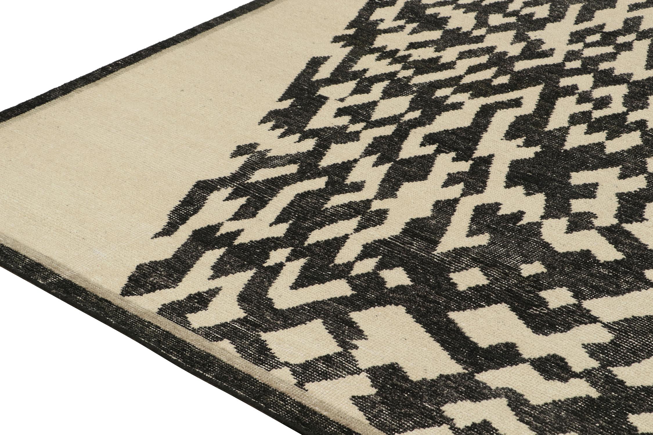 Hand-Knotted Rug & Kilim’s Distressed Style Abstract rug in White and Black Geometric Pattern For Sale