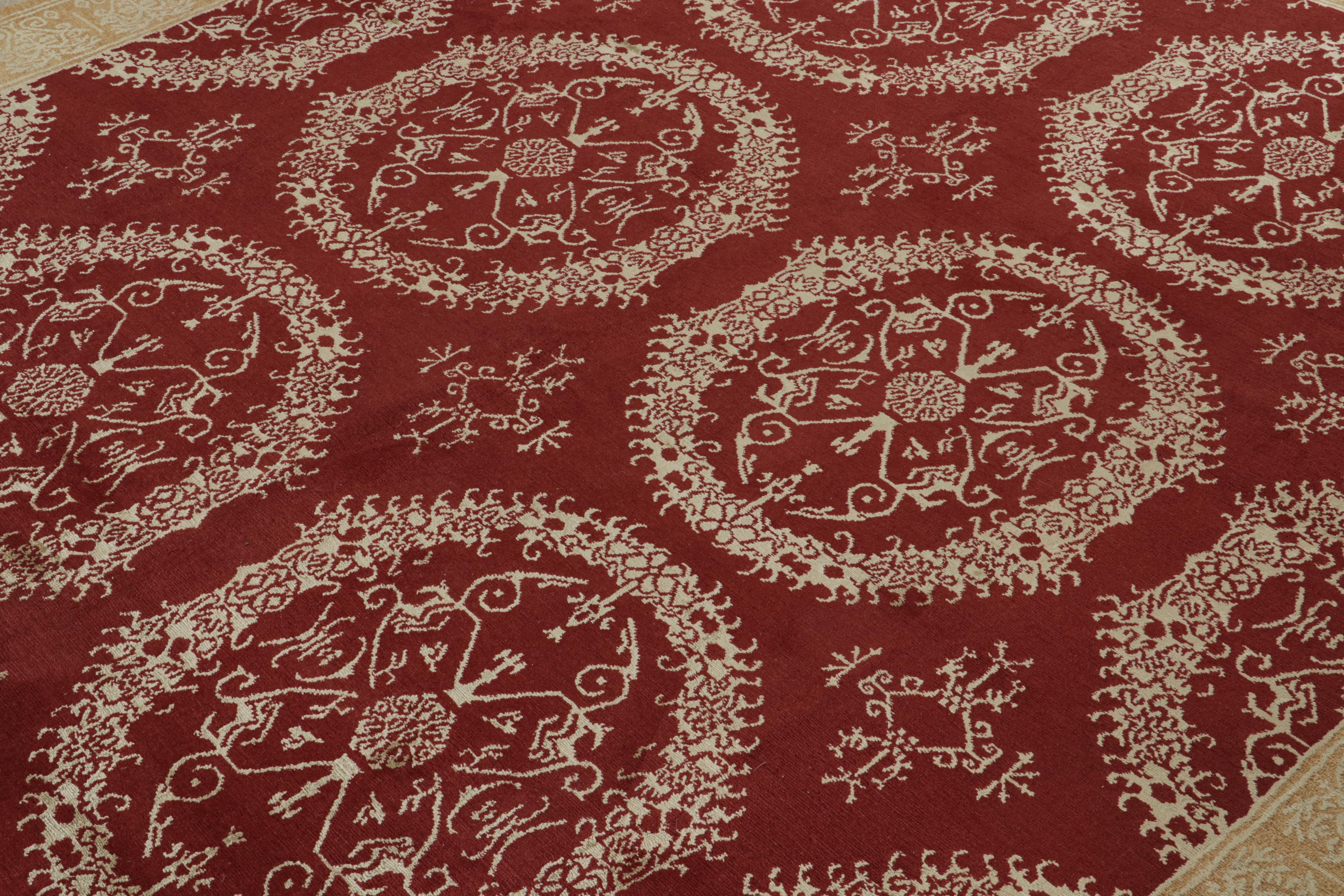 Népalais Tapis & Kilim's Distressed Style Abstract Runner in Beige-Brown Geometric Pattern (en anglais seulement) en vente