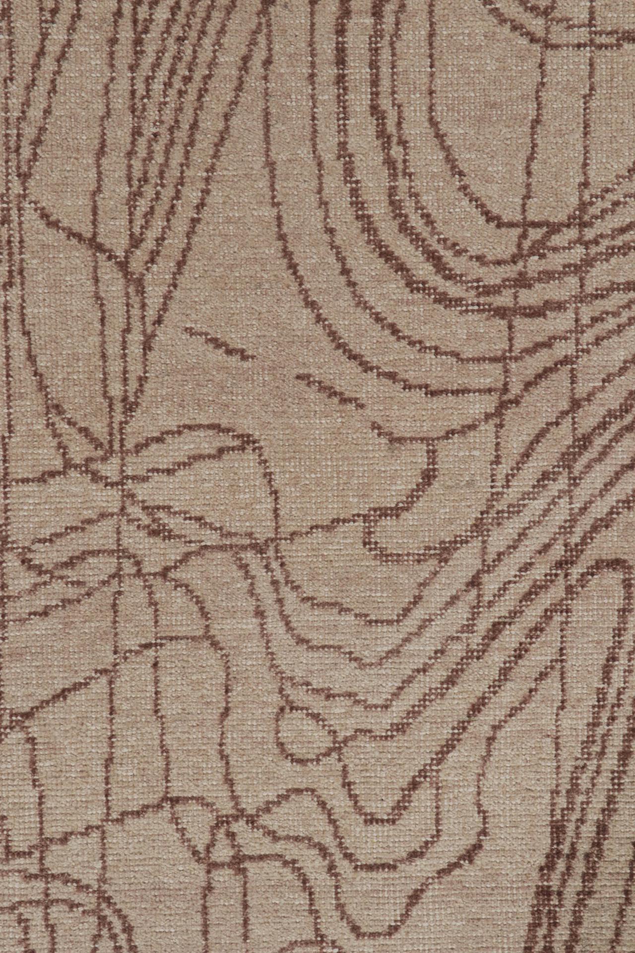 Abstrakter Läufer von Rug & Kilim im Distressed-Stil in Beige-Braun mit geometrischem Muster im Zustand „Neu“ im Angebot in Long Island City, NY