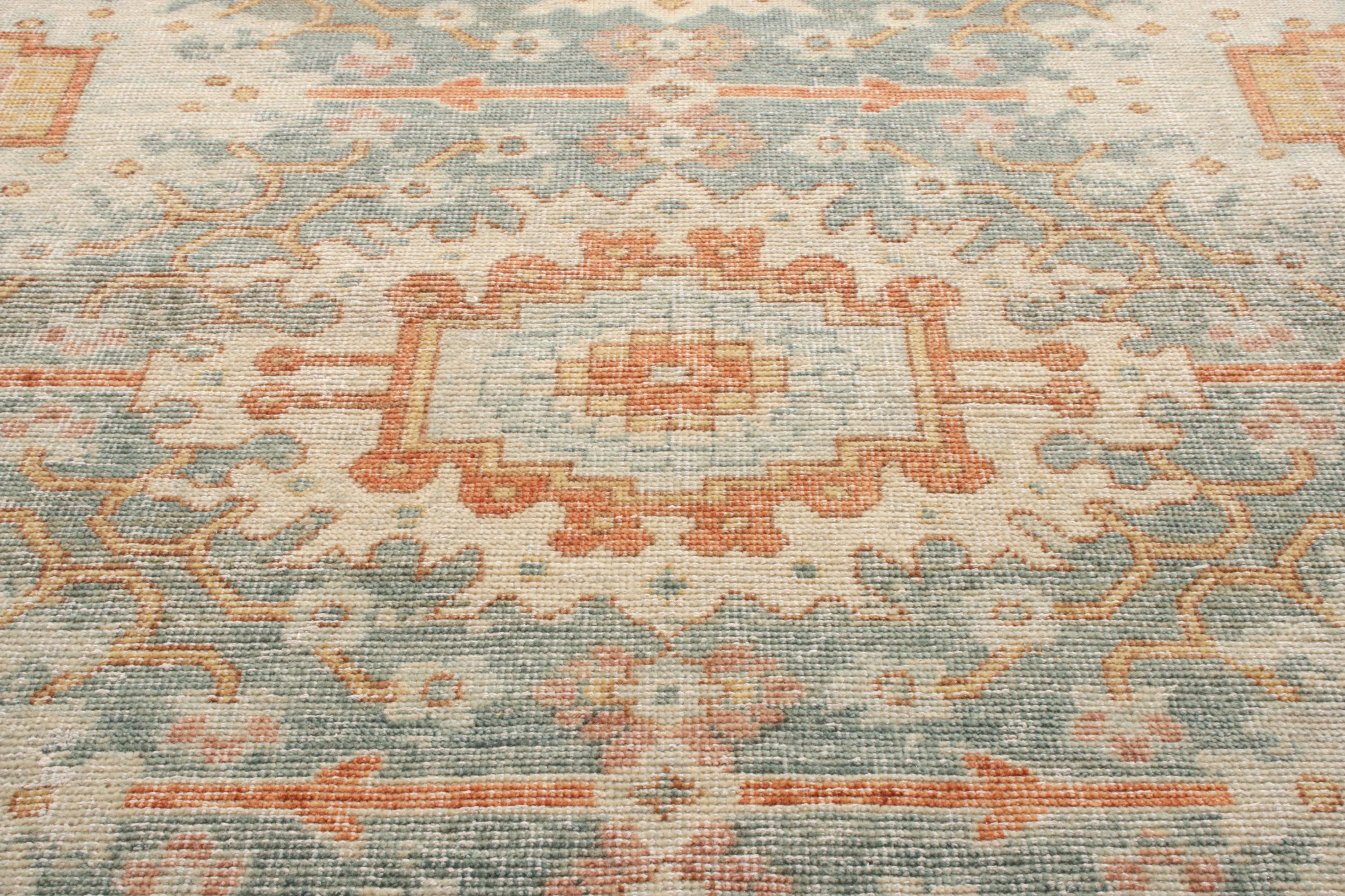 Teppich & Kilims Distressed Style, maßgefertigter Teppich in Orange, Blau mit geometrischem Muster (Indisch) im Angebot
