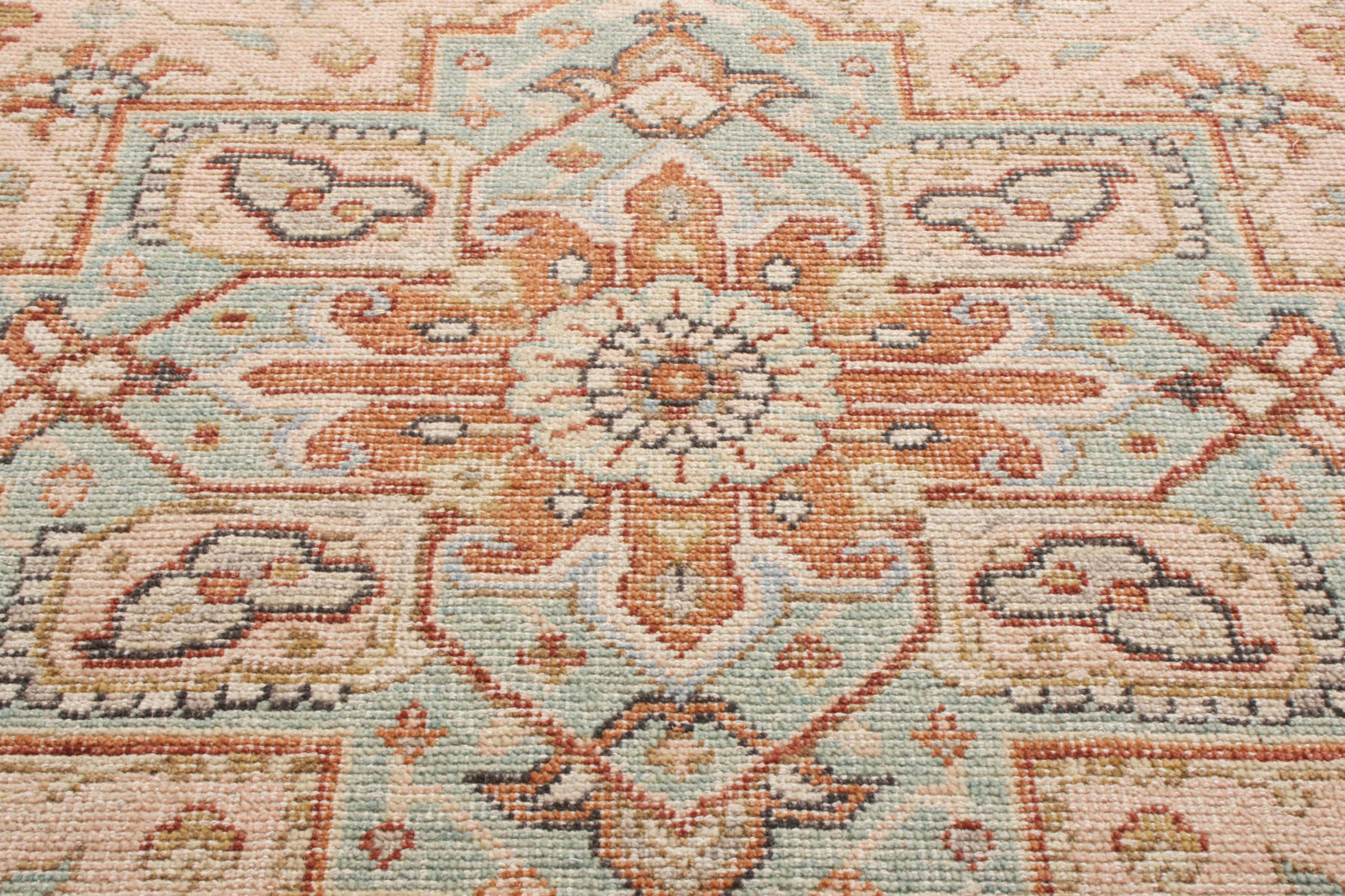 Teppich & Kilims Distressed Style, maßgefertigter Teppich in Rosa, Blau mit Medaillonmuster (Indisch) im Angebot