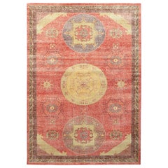 Rug & Kilim's benutzerdefinierter Teppich im Distressed-Stil in Rot, Beige mit Medaillon-Muster