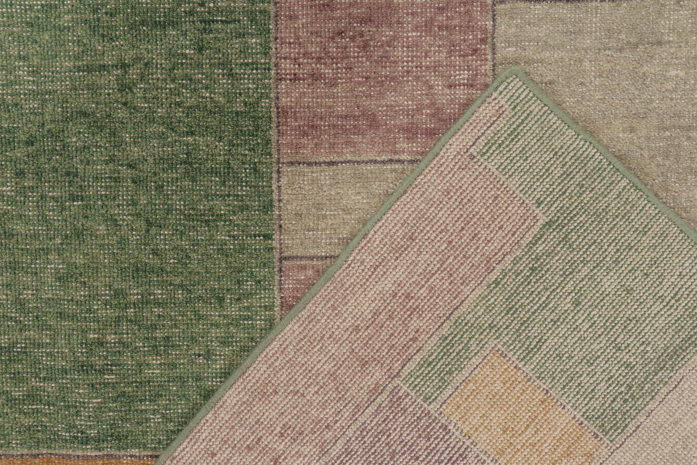 XXI secolo e contemporaneo Rug & Kilim - Tappeto Deco in stile Distressed con motivo geometrico viola e verde in vendita