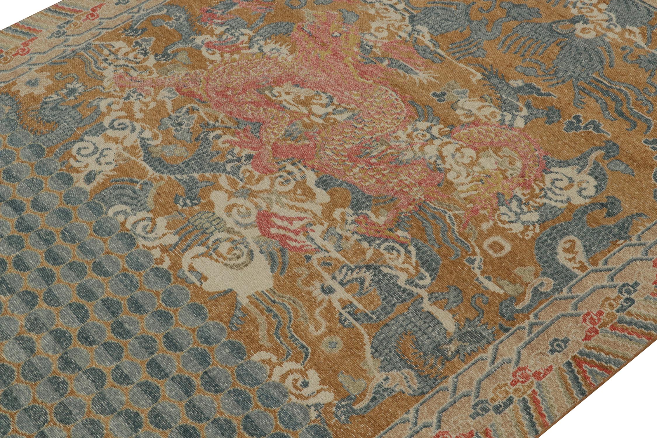 Noué à la main Tapis dragon style vieilli de Rug & Kilim en ocre, bleu et rouge - Pictorial en vente