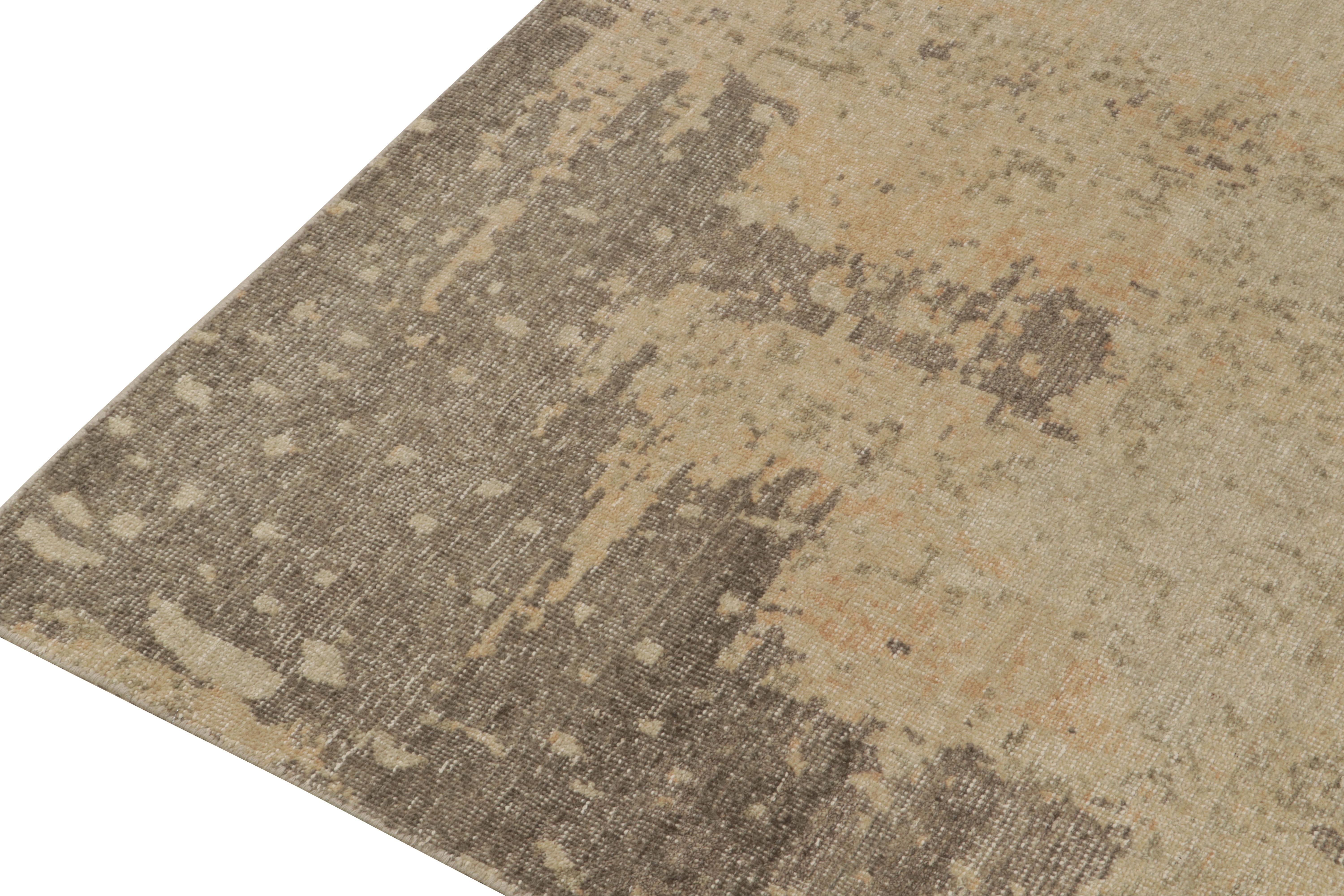 Alfombra moderna de estilo desgastado Rug & Kilim con estampado abstracto beige-marrón Anudado a mano en venta