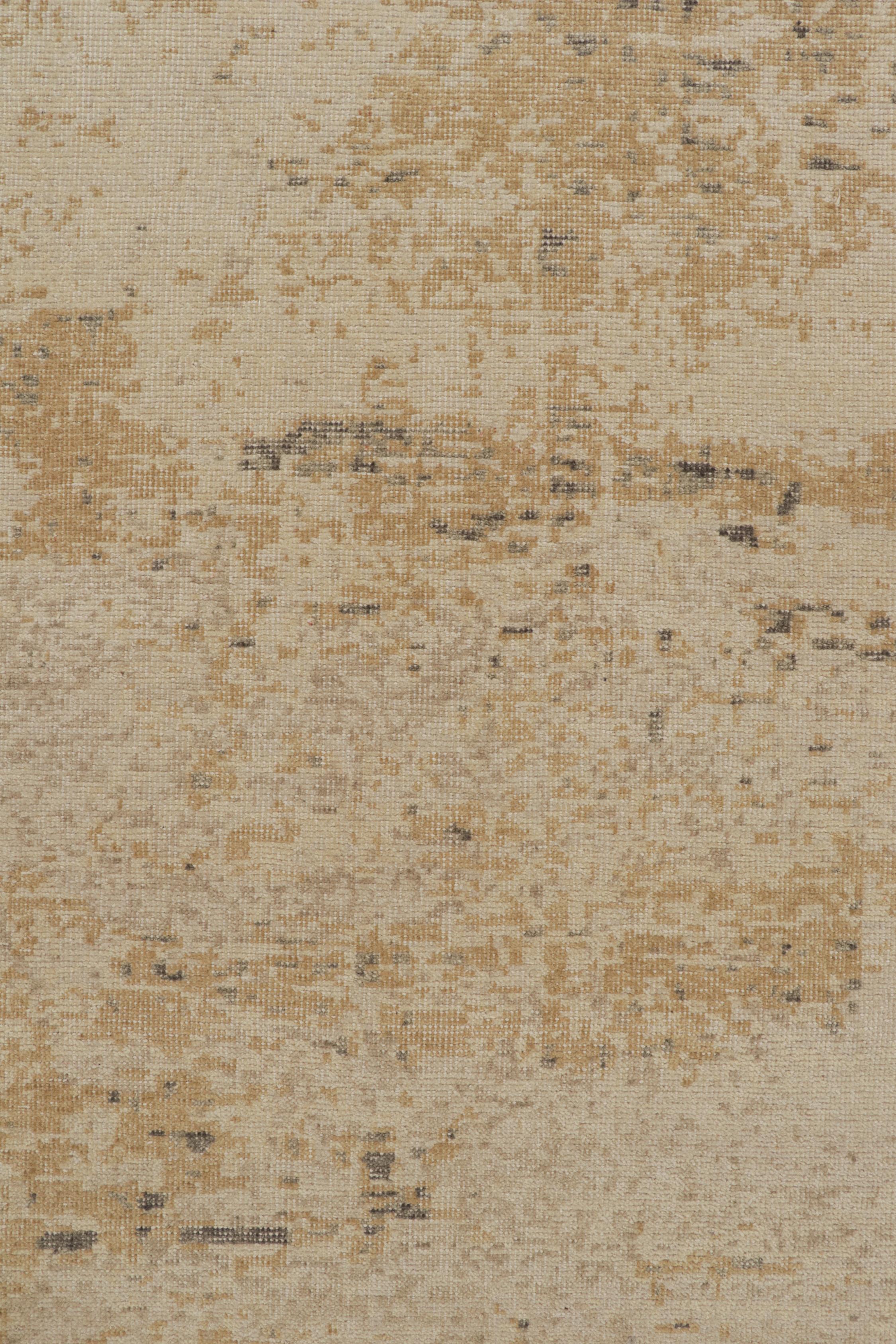 Alfombra moderna de estilo desgastado Rug & Kilim en beige, marrón y gris en Nuevo estado para la venta en Long Island City, NY