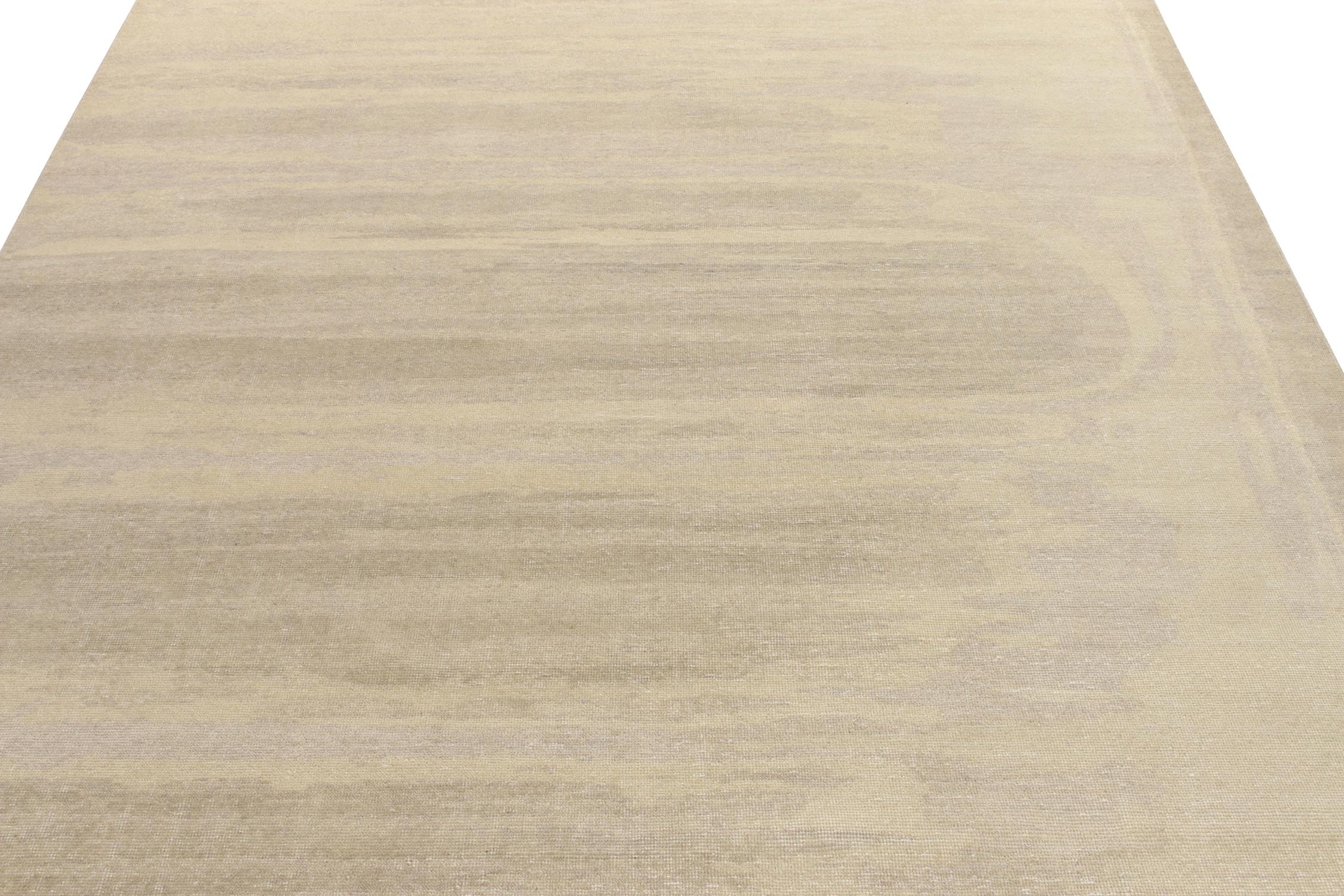 Indiano Rug & Kilim è un tappeto moderno in stile Distressed di colore grigio, beige e marrone con motivi astratti. in vendita