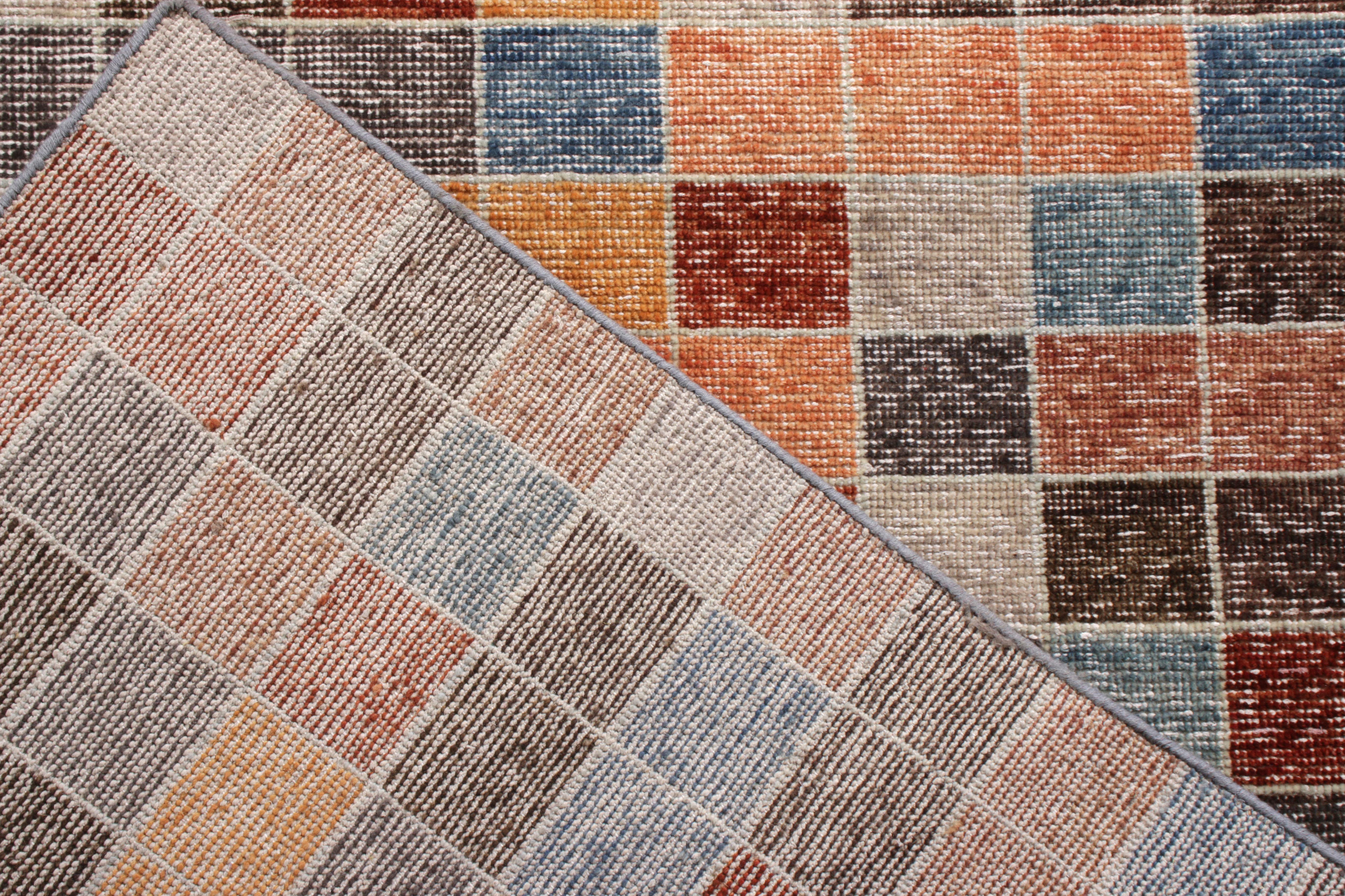 Moderner Teppich im Used-Stil von Teppich & Kilims in Rosa und Blau mit mehrfarbigem Muster (Handgeknüpft) im Angebot