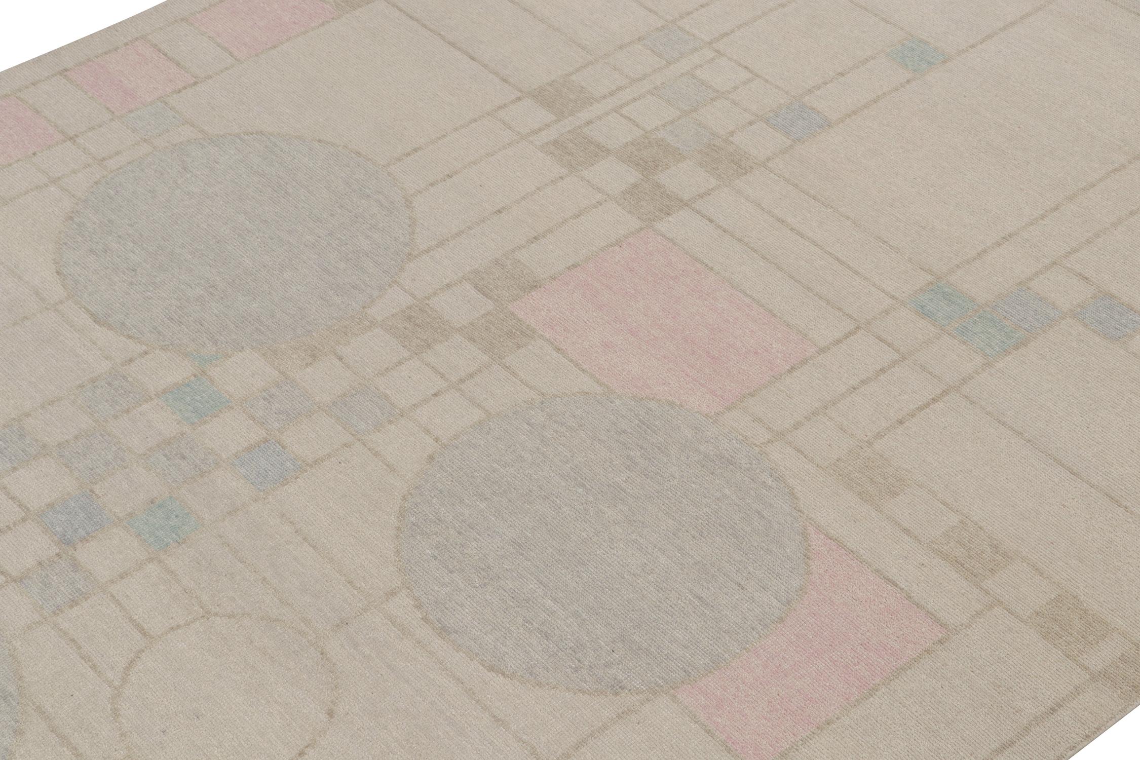 Indien Rug & Kilim's Distressed Style Modern Rug in Polychromatic Geometric Patterns (tapis moderne de style vieilli aux motifs géométriques polychromes) en vente