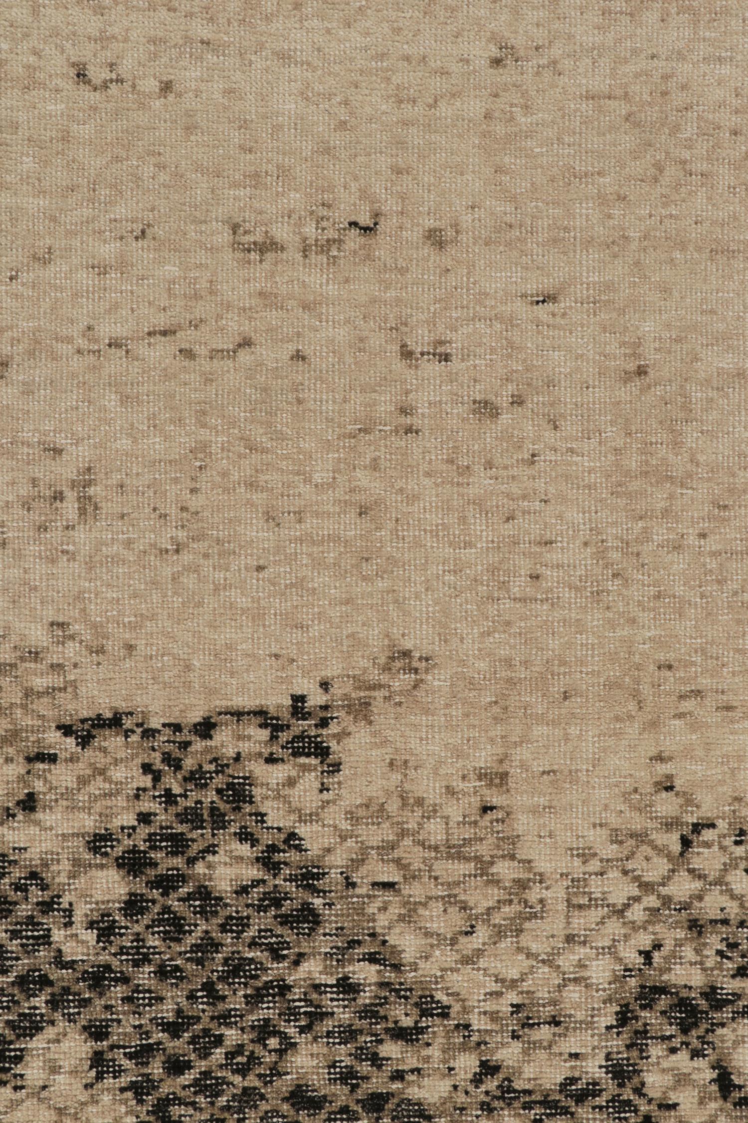 Rug & Kilim’s Distressed Style Rug in Beige / Brown, Black In New Condition For Sale In Long Island City, NY