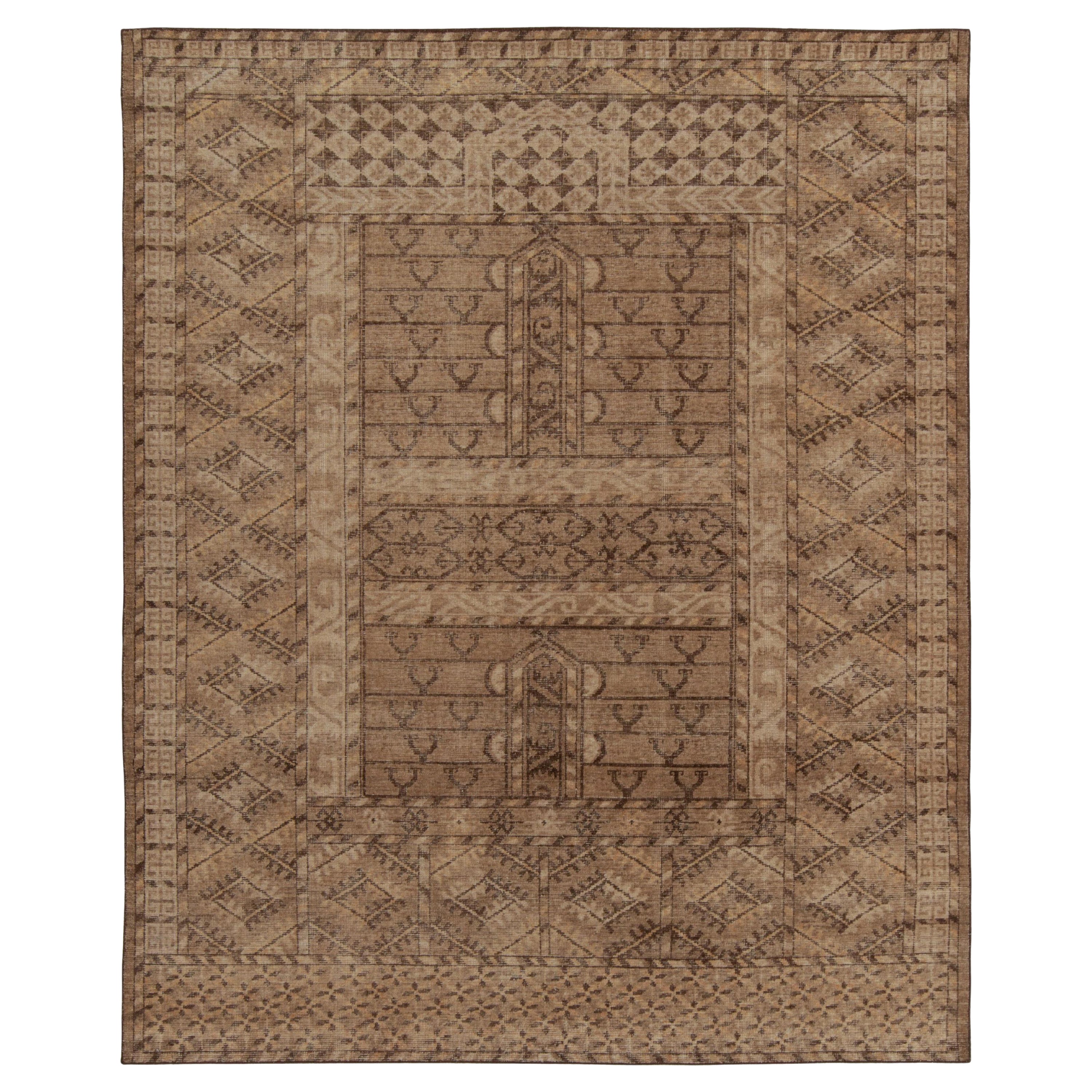 Rug & Kilim's Distressed Style Rug in Beige & Brown Tribal Patterns (tapis à motifs tribaux)