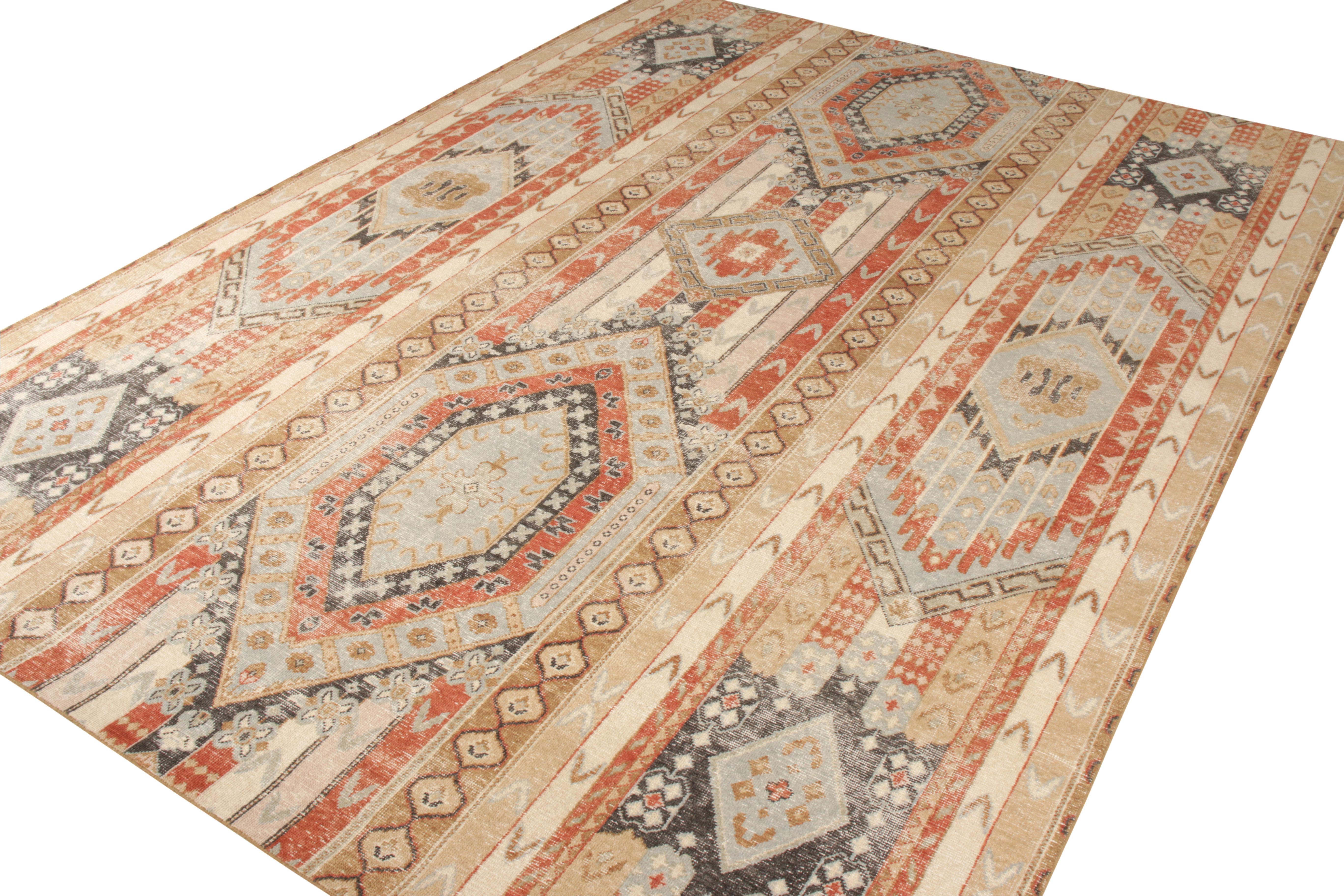 Rug & Kilim's Distressed Style Teppich in Blau, Grau Geometrisches Muster (Indisch) im Angebot