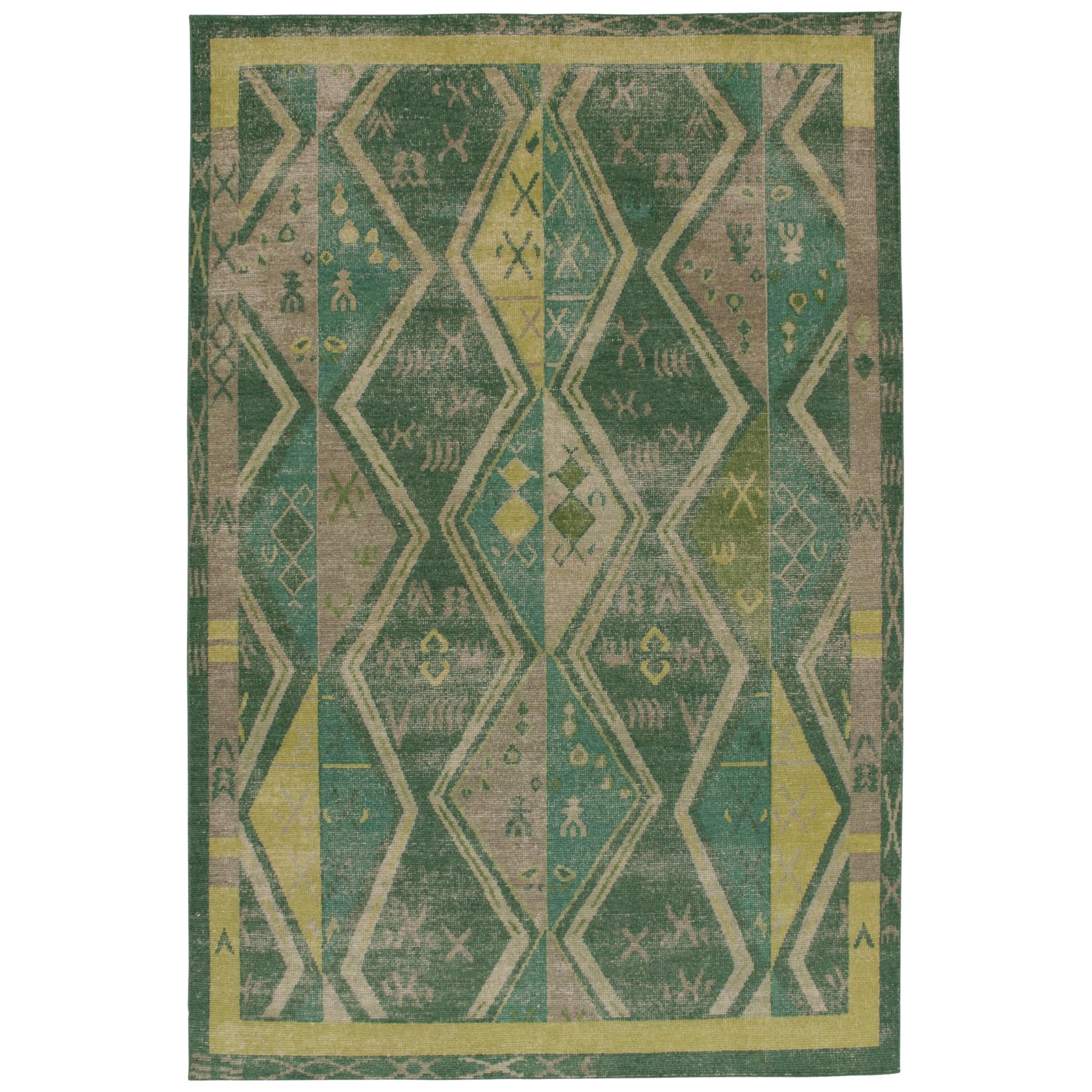 Rug & Kilim's Distressed Style Teppich in Grün & Brown Geometrisch gemustert