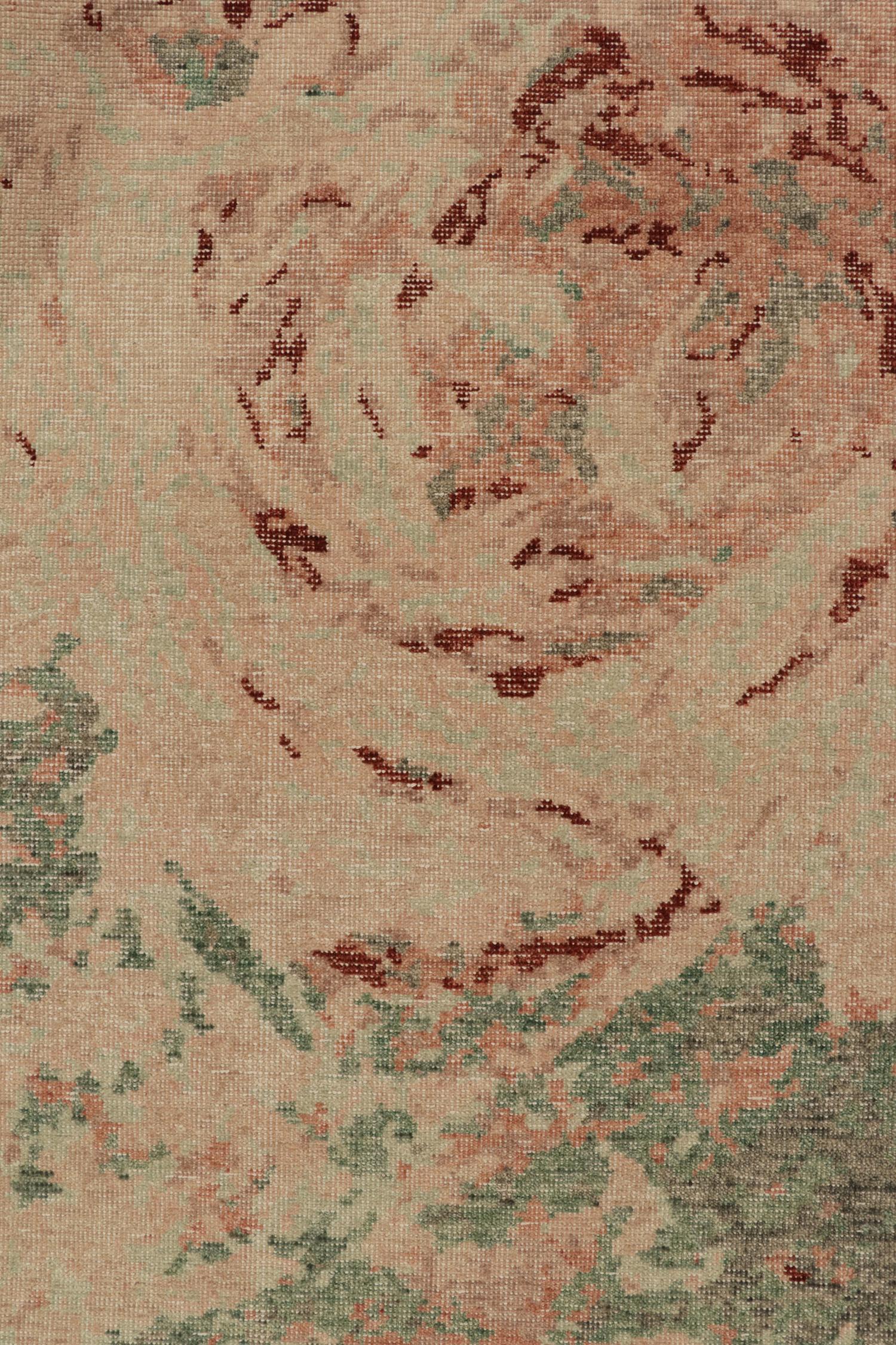 Rug & Kilim's Distressed Style Teppich in Grün, Rosa Abstraktes Expressionist-Muster im Zustand „Neu“ im Angebot in Long Island City, NY