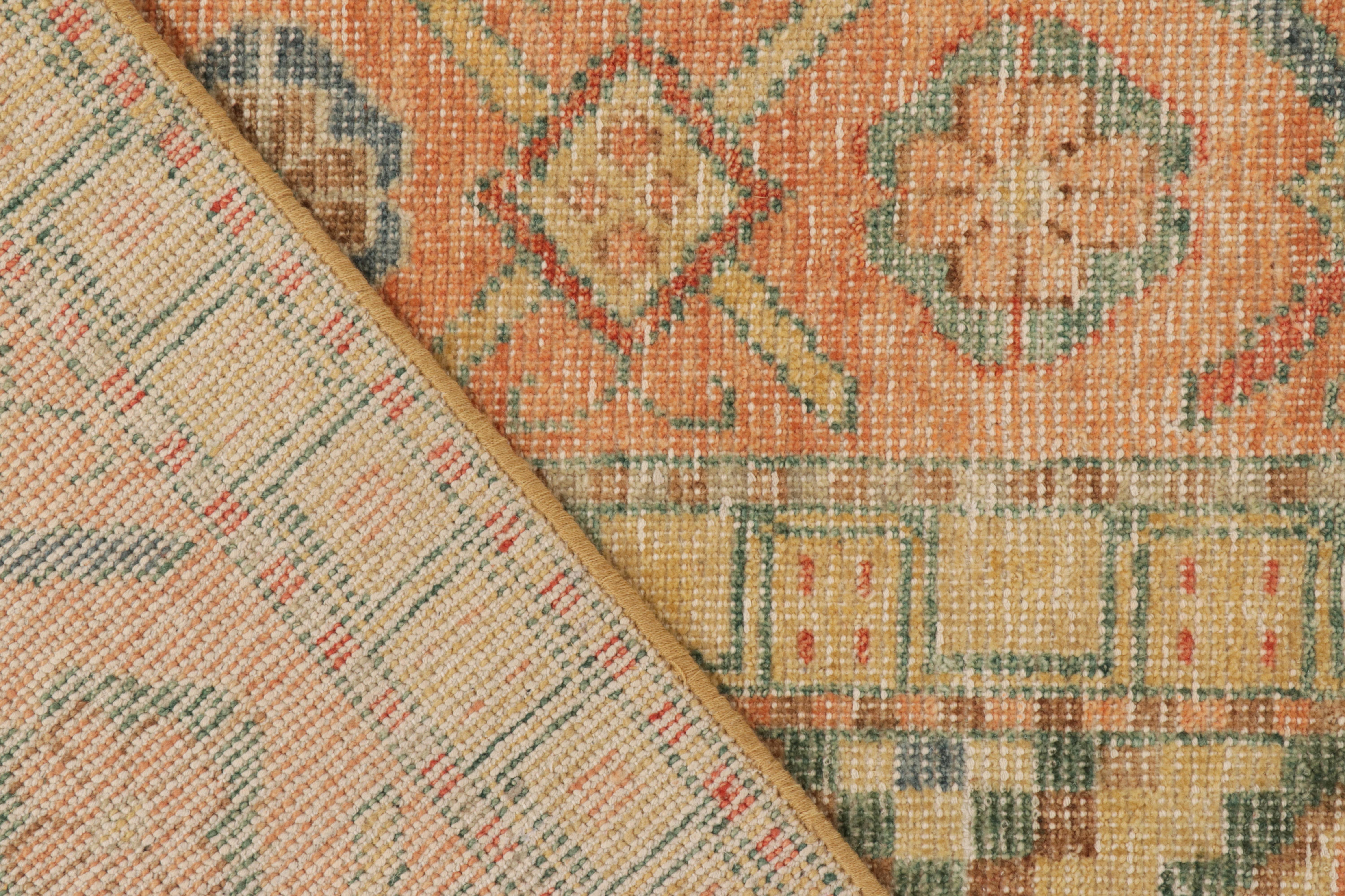 Rug & Kilim - Tappeto in stile Distressed con motivo geometrico arancione, blu e beige In condizioni Nuovo in vendita a Long Island City, NY