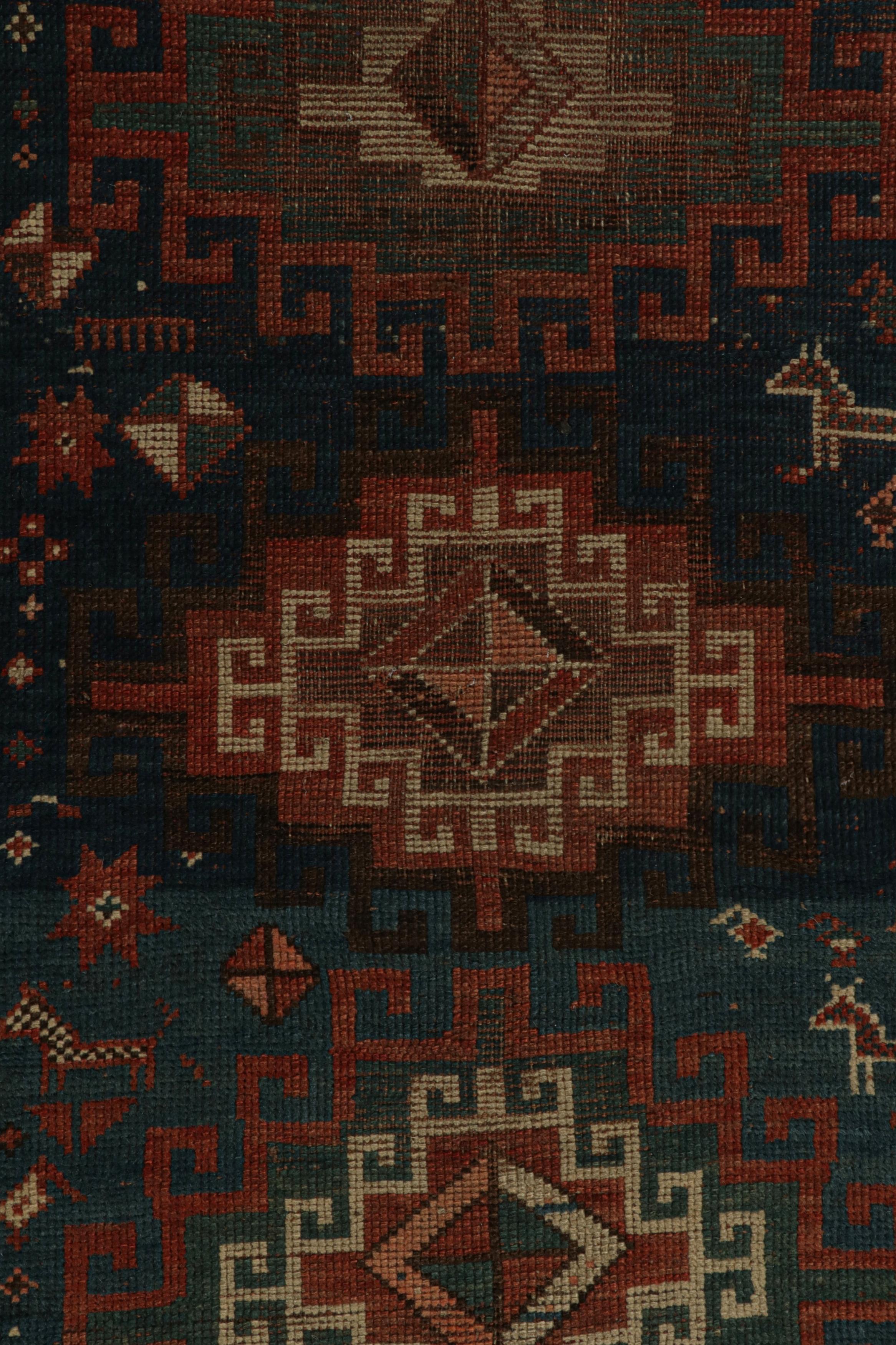Rug & Kilim's Distressed Style Teppich mit Mihrab-Muster und Beige Open Field im Zustand „Gut“ im Angebot in Long Island City, NY