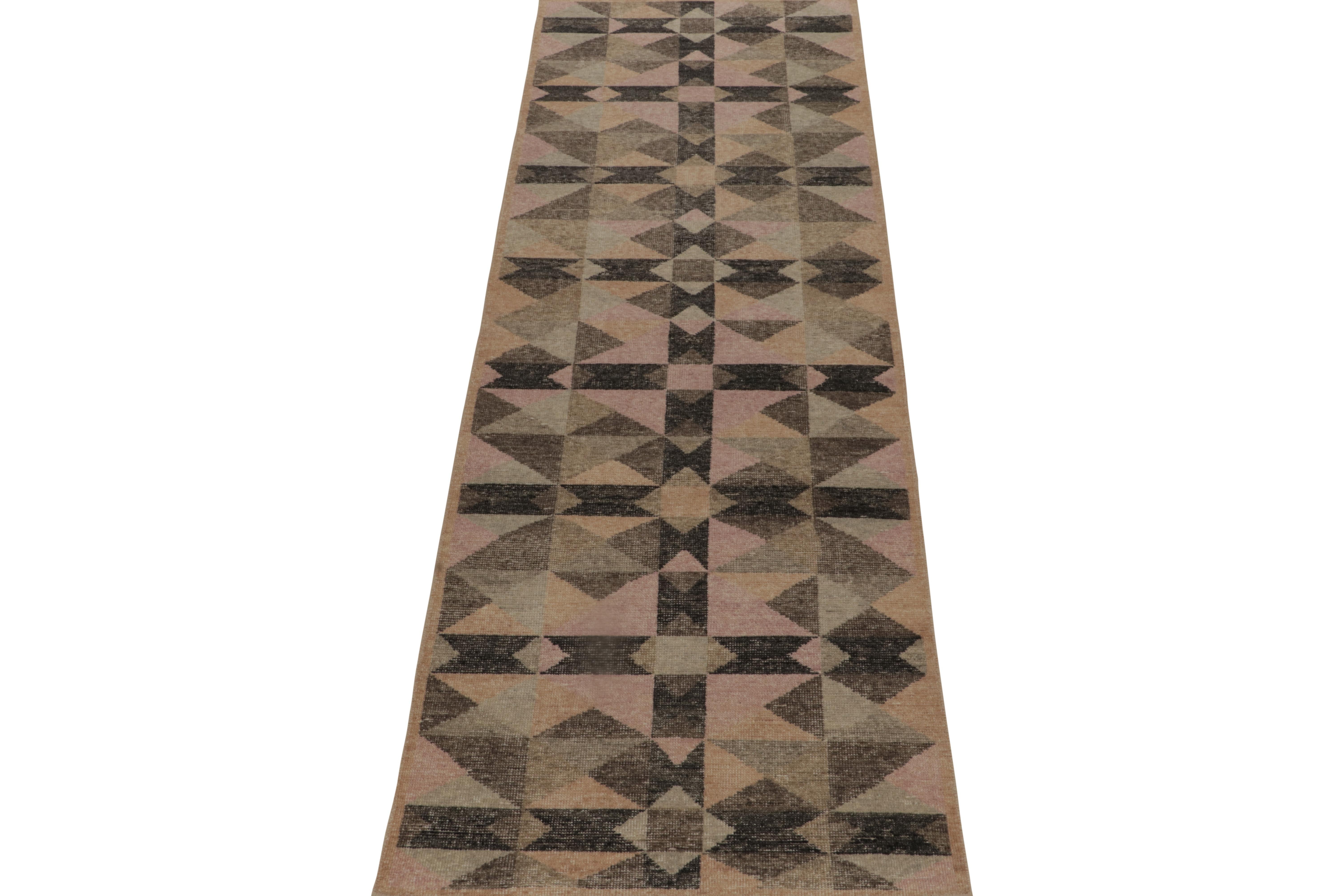 Teppich &amp; Kilims Distressed Style Läufer in Beige, Schwarz, Rosa skandinavischem Muster (Skandinavische Moderne) im Angebot