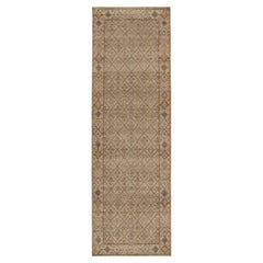 Rug & Kilim è un runner in stile "Distressed" con motivi tribali beige-marrone e grigio.