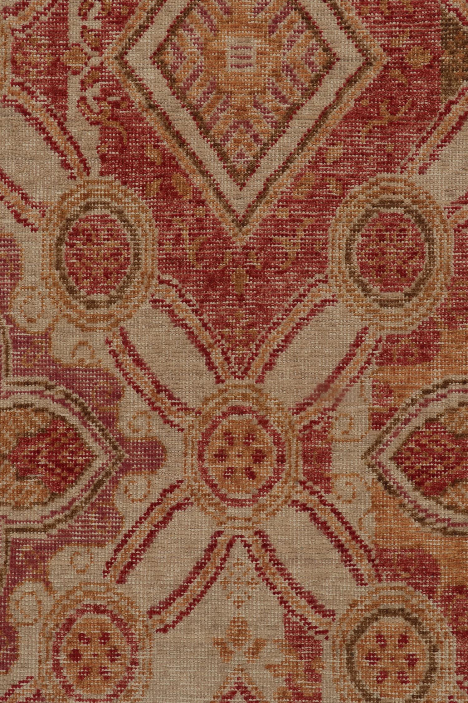 XXIe siècle et contemporain Tapis & Kilim's Distressed Style Runner in Red, Gold and Beige-Brown Trellis en vente