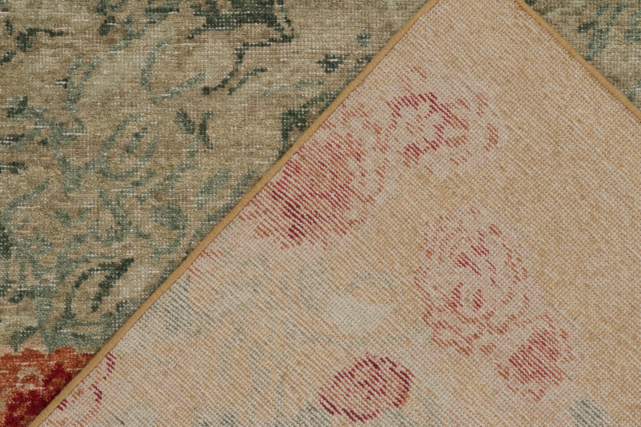XXIe siècle et contemporain Rug & Kilim's Distressed style Transitional rug in Polychromatic Floral Patterns (Tapis transitionnel de style vieilli aux motifs floraux polychromes) en vente