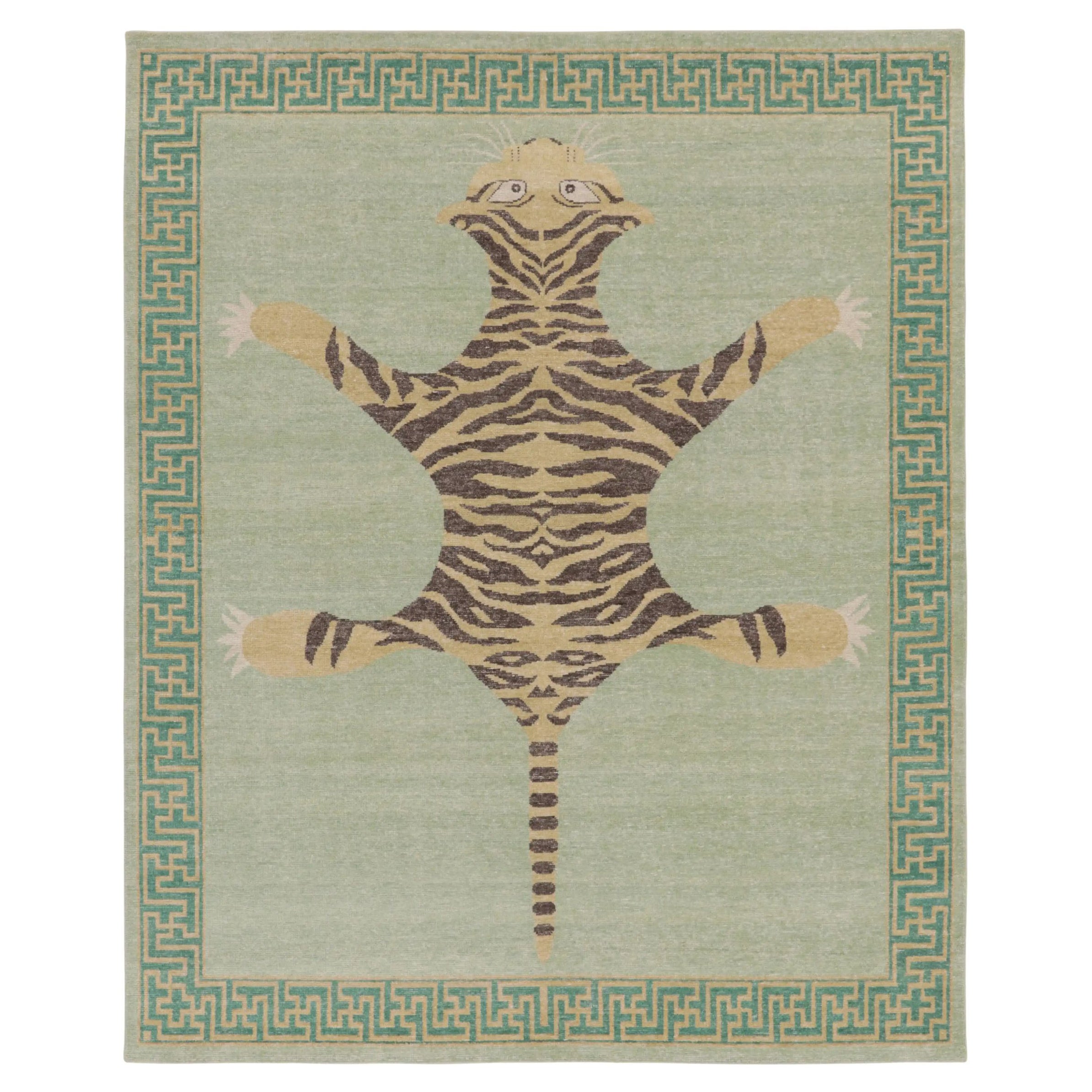 Rug & Kilim's Distressed Tiger Teppich in Grün mit Beige und Braun Bild