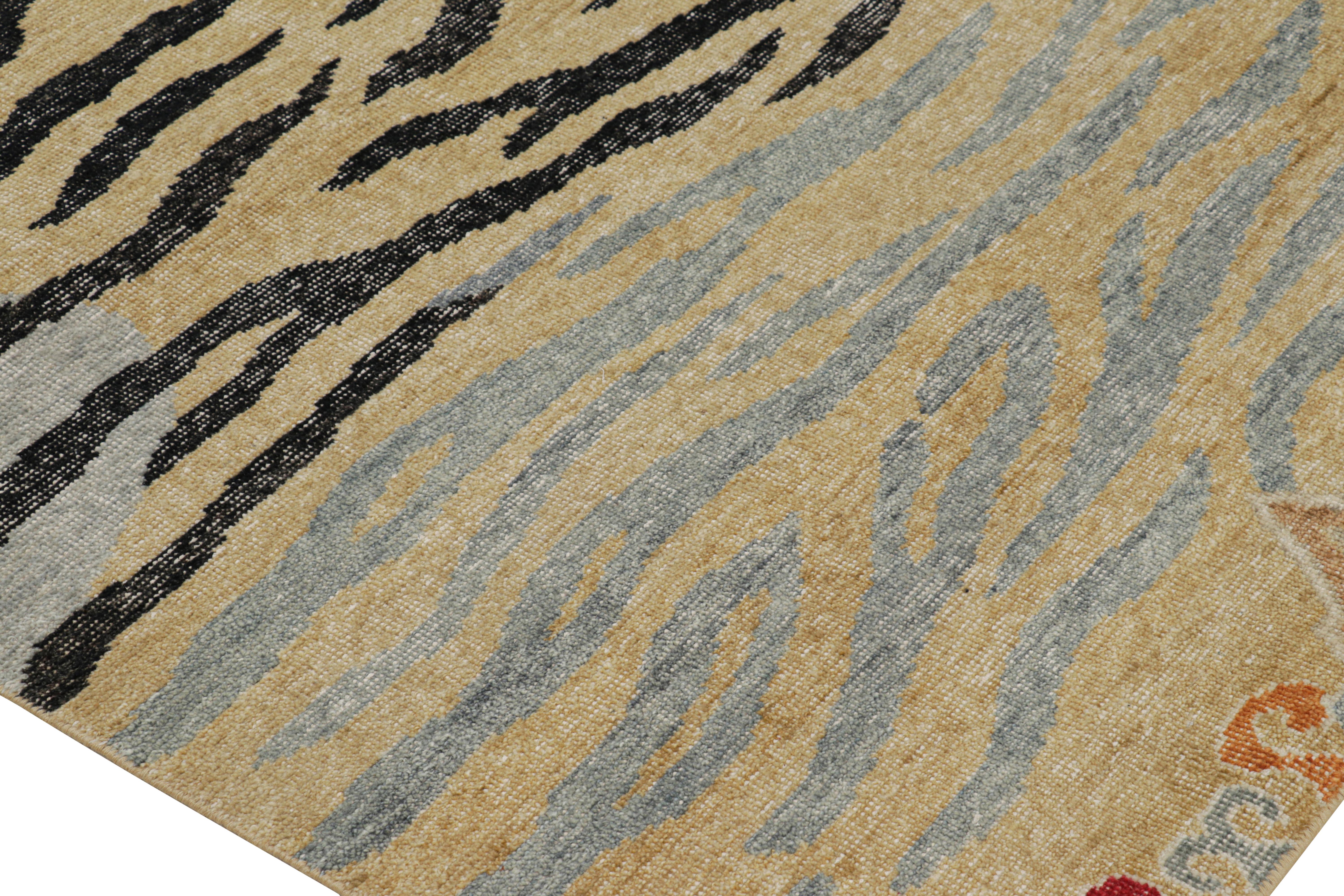 Indiano Rug & Kilim è un tappeto in pelle di tigre con toni oro, nero e grigio. in vendita