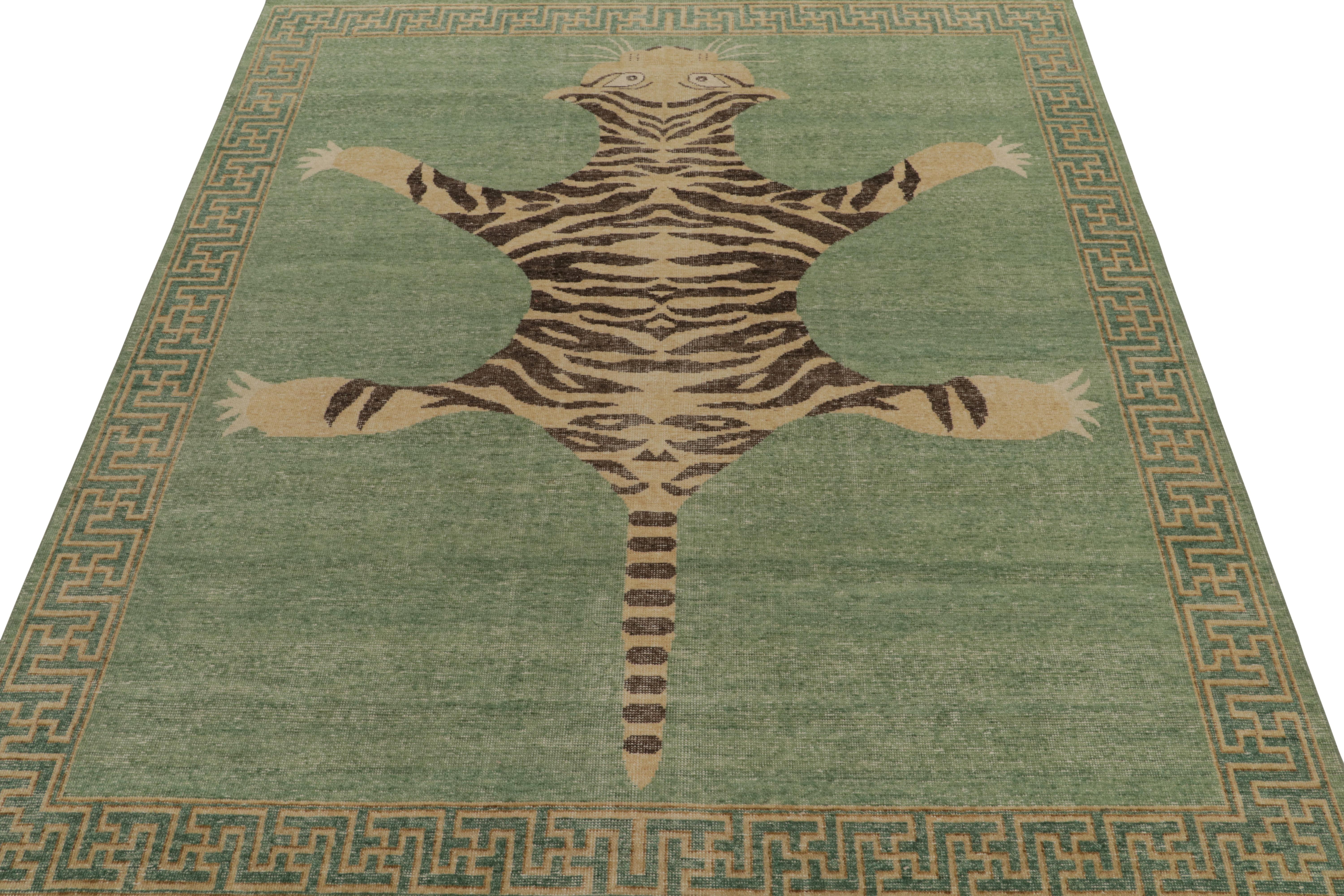 Indien Tapis & Kilims - Tapis de style tigre en peau de tigre vieillie en vert, beige et noir - Pictorial en vente