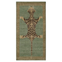 Rug & Kilim - Runner in stile pelle di tigre consumata nei colori verde, beige e nero di Pictori