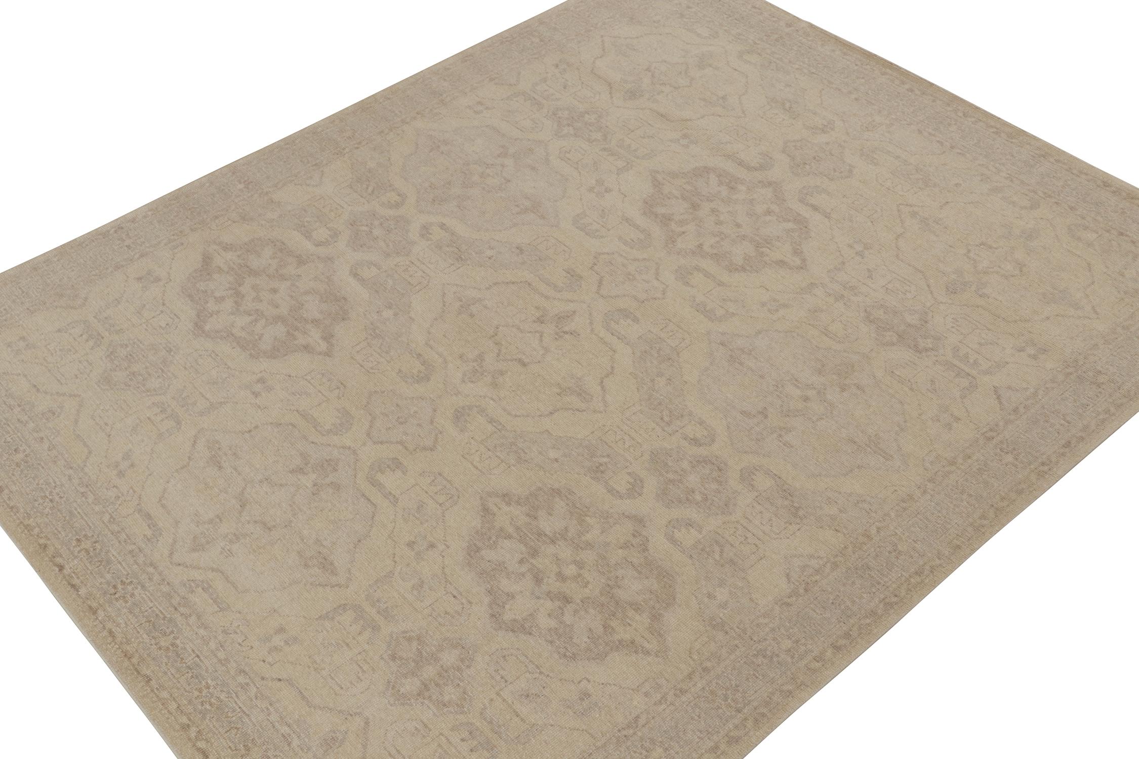 Questo tappeto 8x10 è una grande novità della collezione Homage di Rug & Kilim. Annodato a mano in lana e cotone, il suo design riprende gli antichi tappeti tribali caucasici in un'ottica di transizione. 

Ulteriori informazioni sul design:

Si va