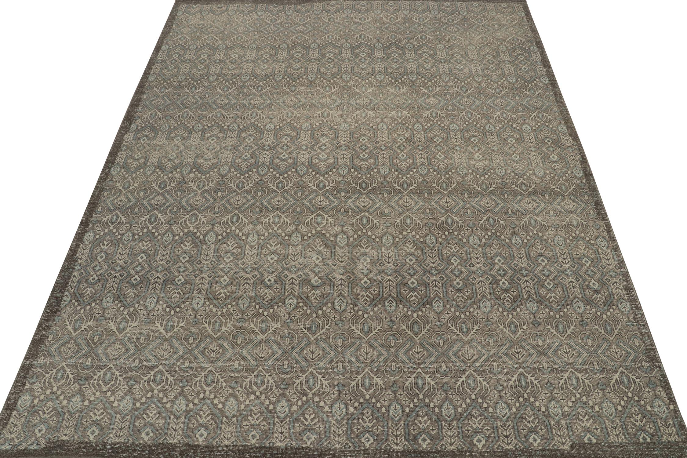 Questo tappeto 9x12 è una regale novità della collezione Homage di Rug & Kilim. Annodato a mano in lana e cotone, riprende gli antichi stili dei tappeti tribali in una nuova versione del Rustic Design.

Ulteriori informazioni sul design:

Questo